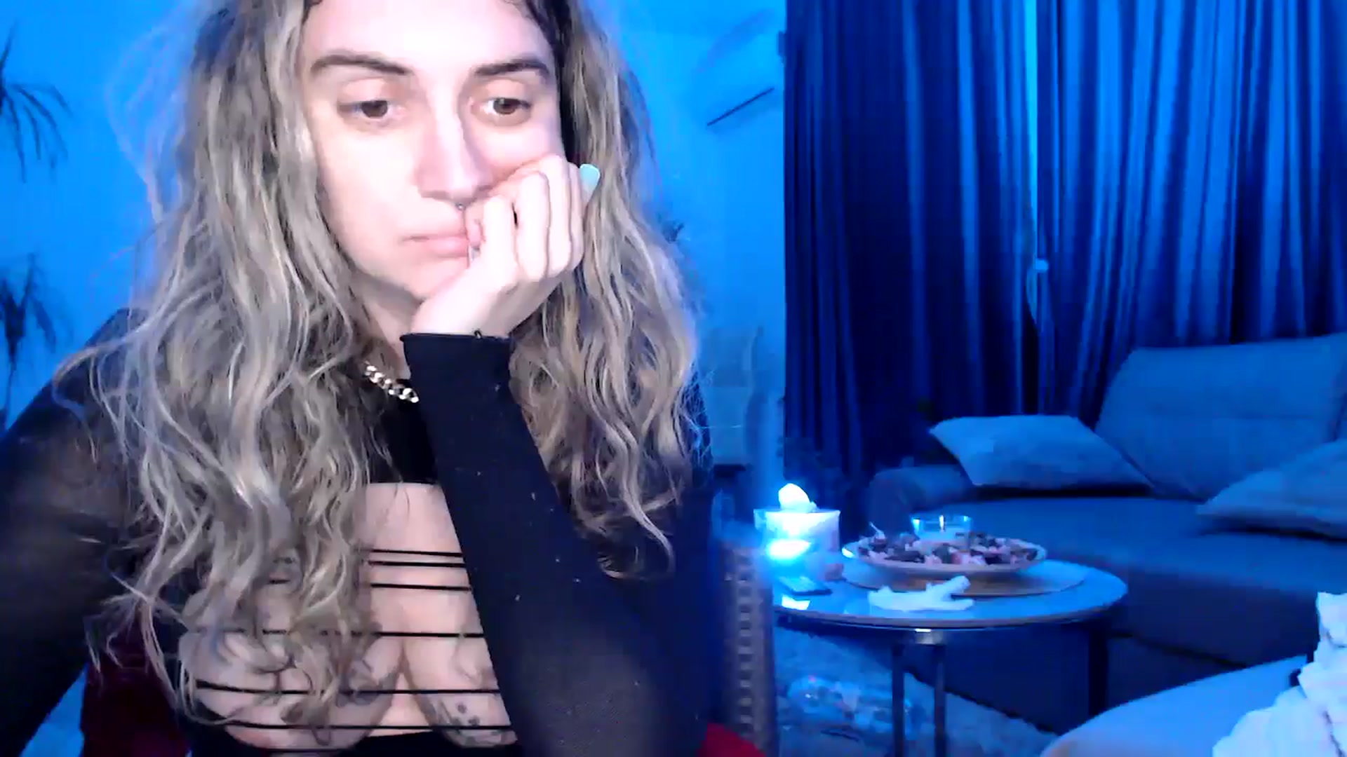 Gallery image thumbnail from MissDivinna's myfreecams stream on, 04/30/2025, 01:51 image 3 of 20