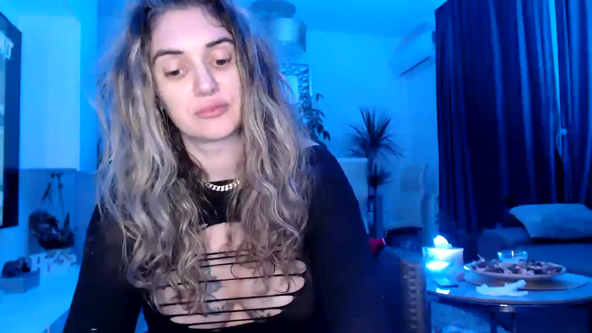 Gallery image thumbnail from MissDivinna's myfreecams stream on, 04/30/2025, 01:51 image 6 of 20