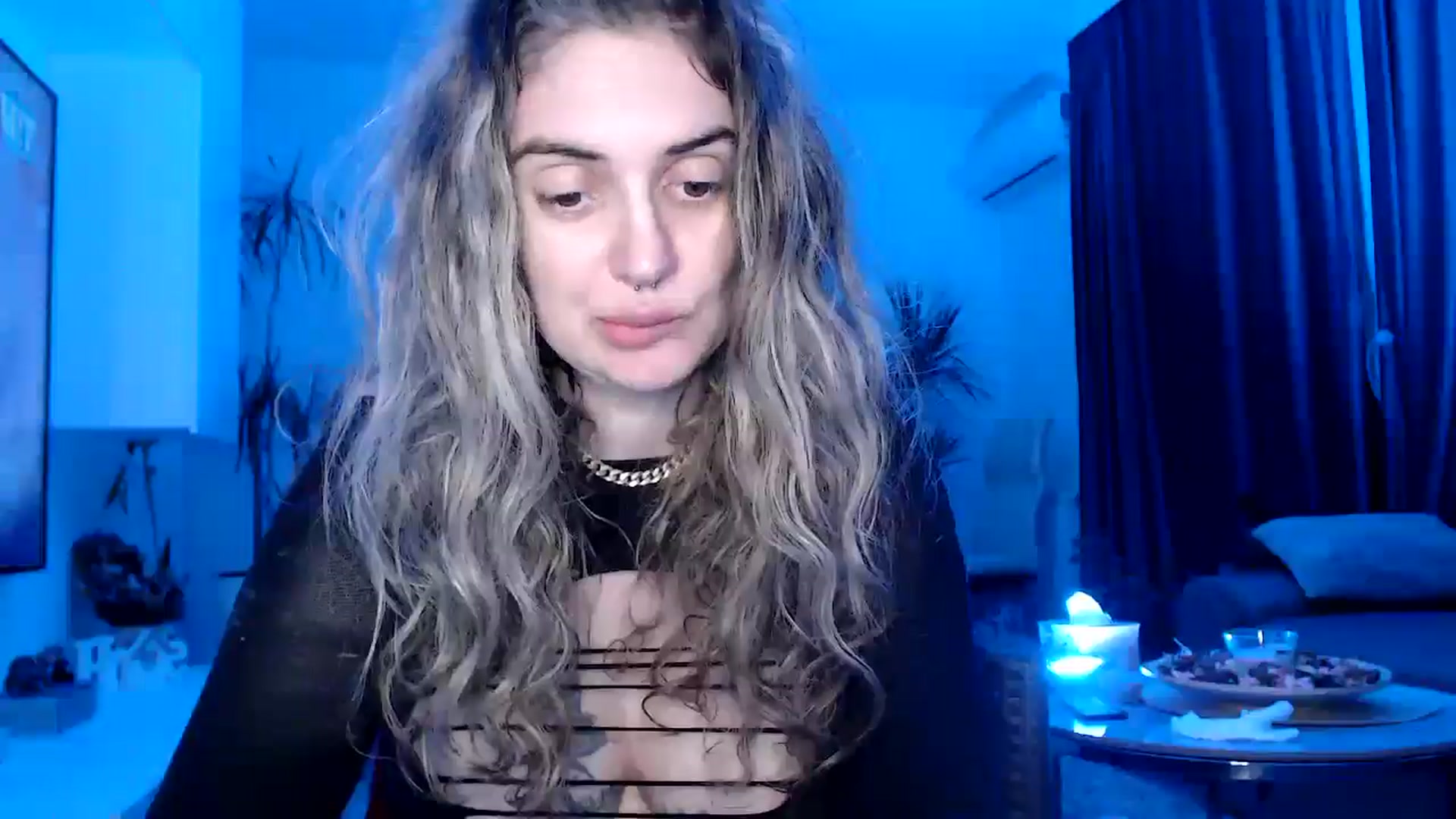 Gallery image thumbnail from MissDivinna's myfreecams stream on, 04/30/2025, 01:51 image 8 of 20