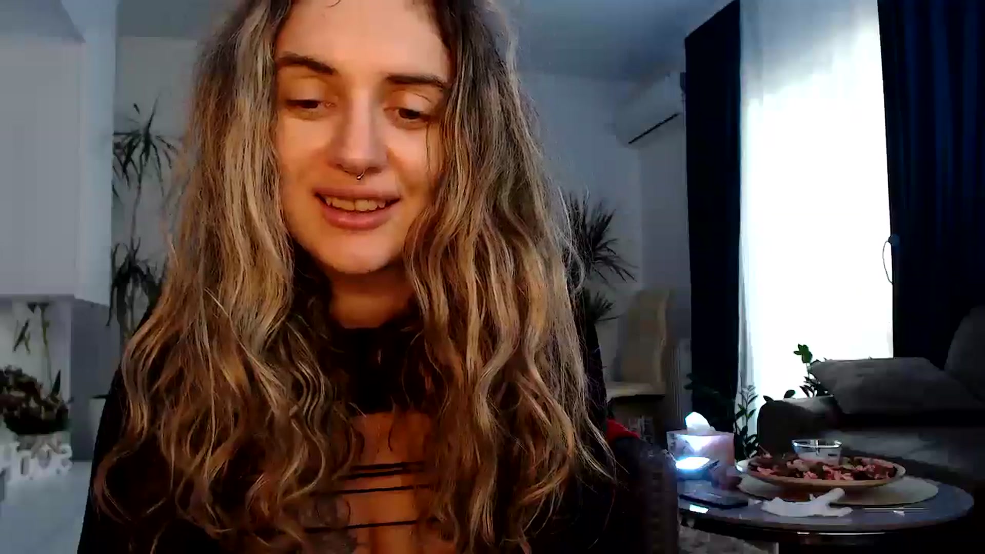 Gallery image thumbnail from MissDivinna's myfreecams stream on, 04/30/2025, 04:43 image 19 of 20