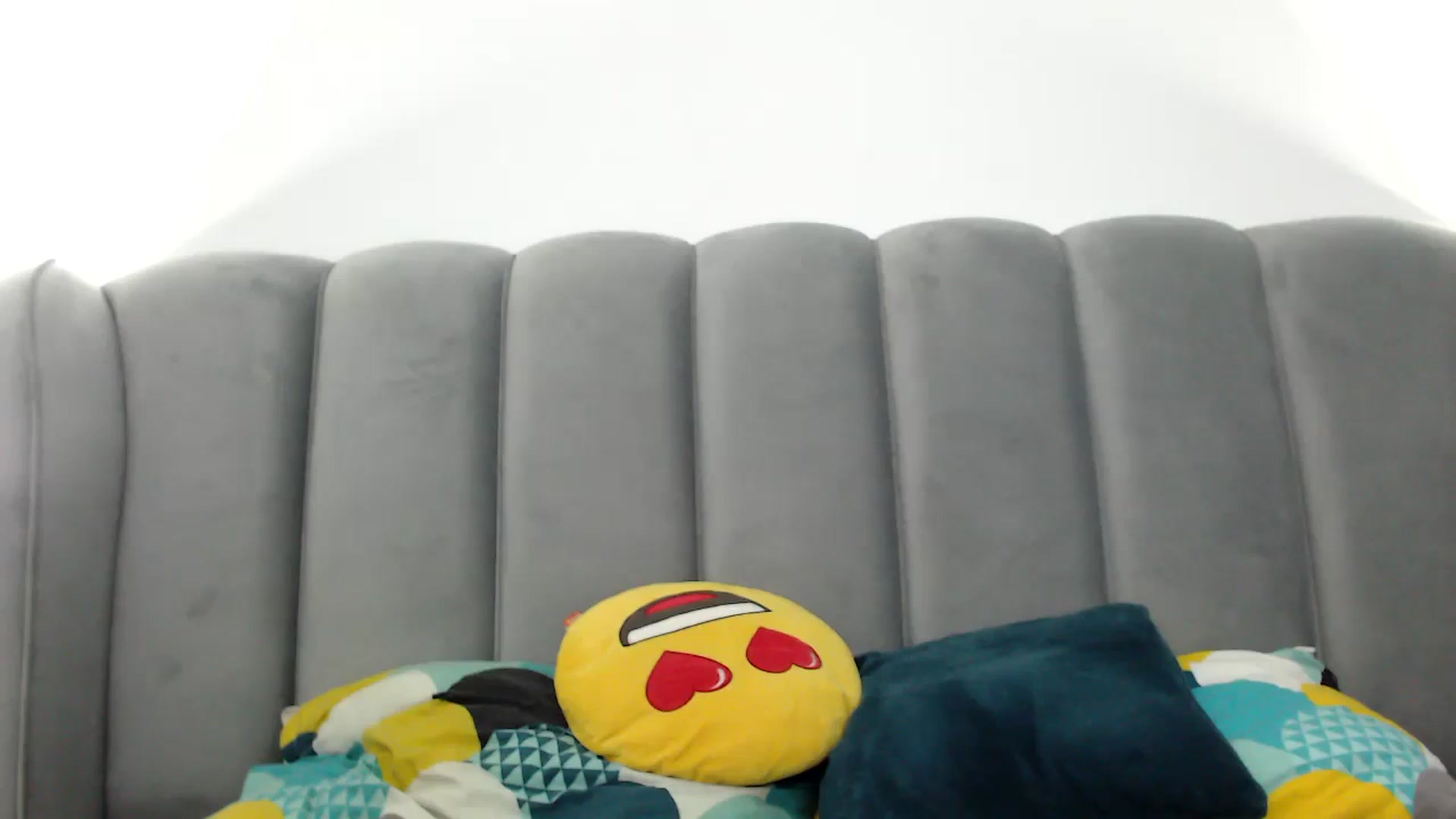 Gallery image thumbnail from MissDivinna's myfreecams stream on, 05/04/2025, 21:14 image 16 of 20