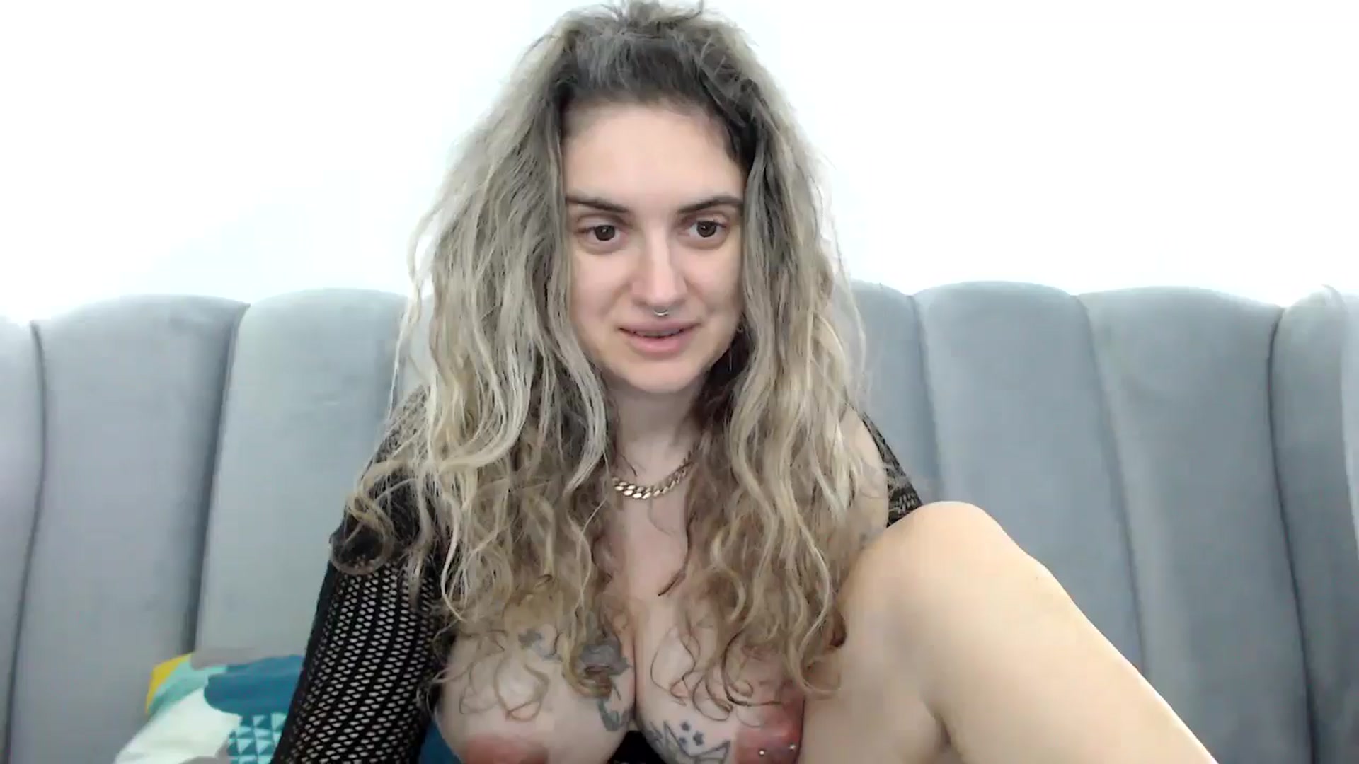 Gallery image thumbnail from MissDivinna's myfreecams stream on, 05/06/2025, 05:07 image 11 of 20