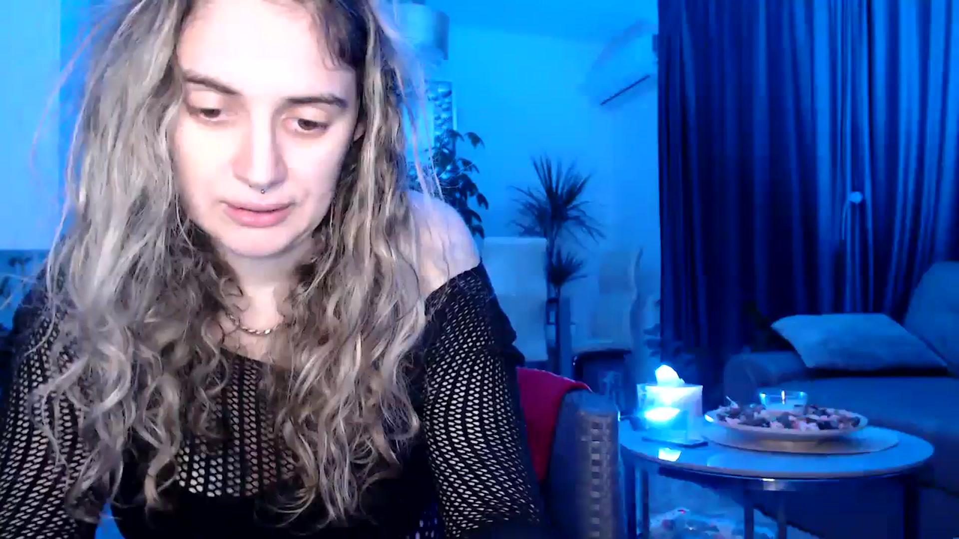 Gallery image thumbnail from MissDivinna's myfreecams stream on, 05/07/2025, 22:38 image 12 of 20