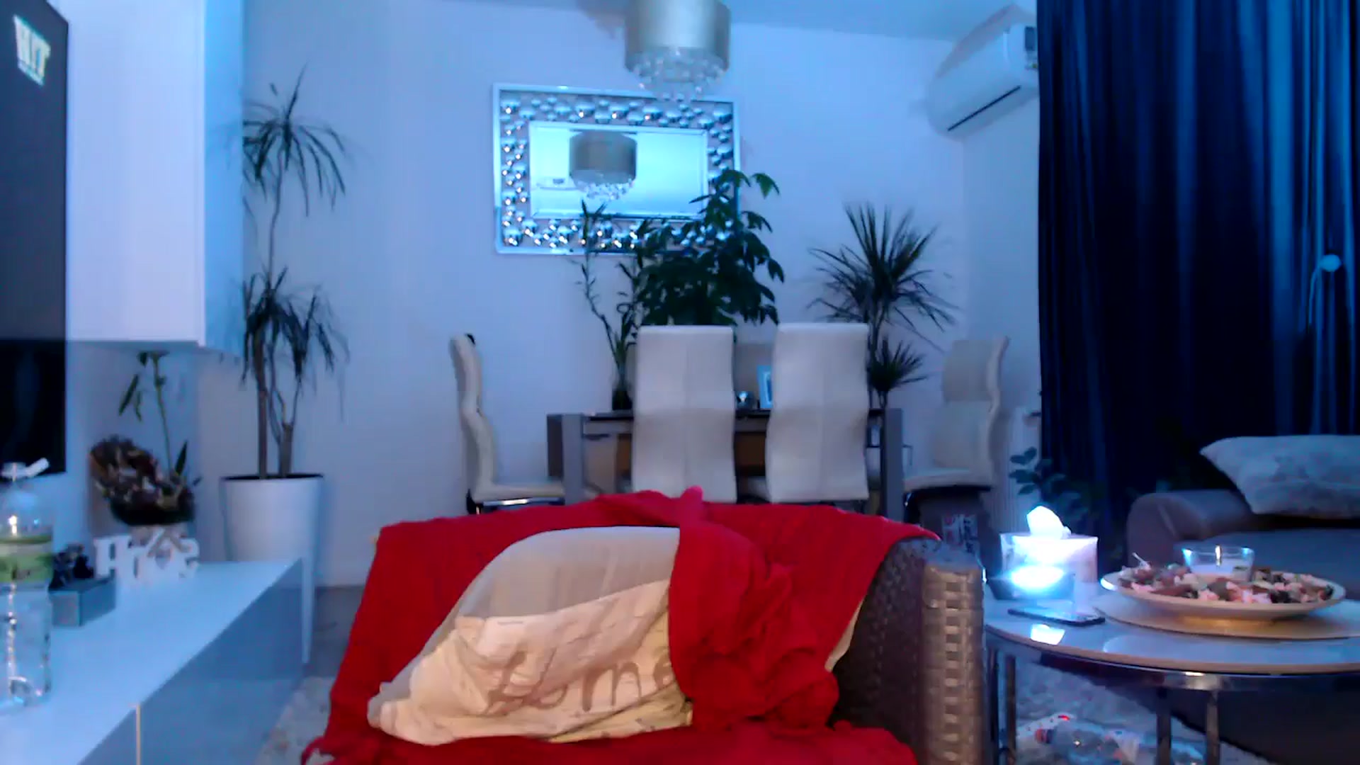Gallery image thumbnail from MissDivinna's myfreecams stream on, 05/08/2025, 01:04 image 18 of 20