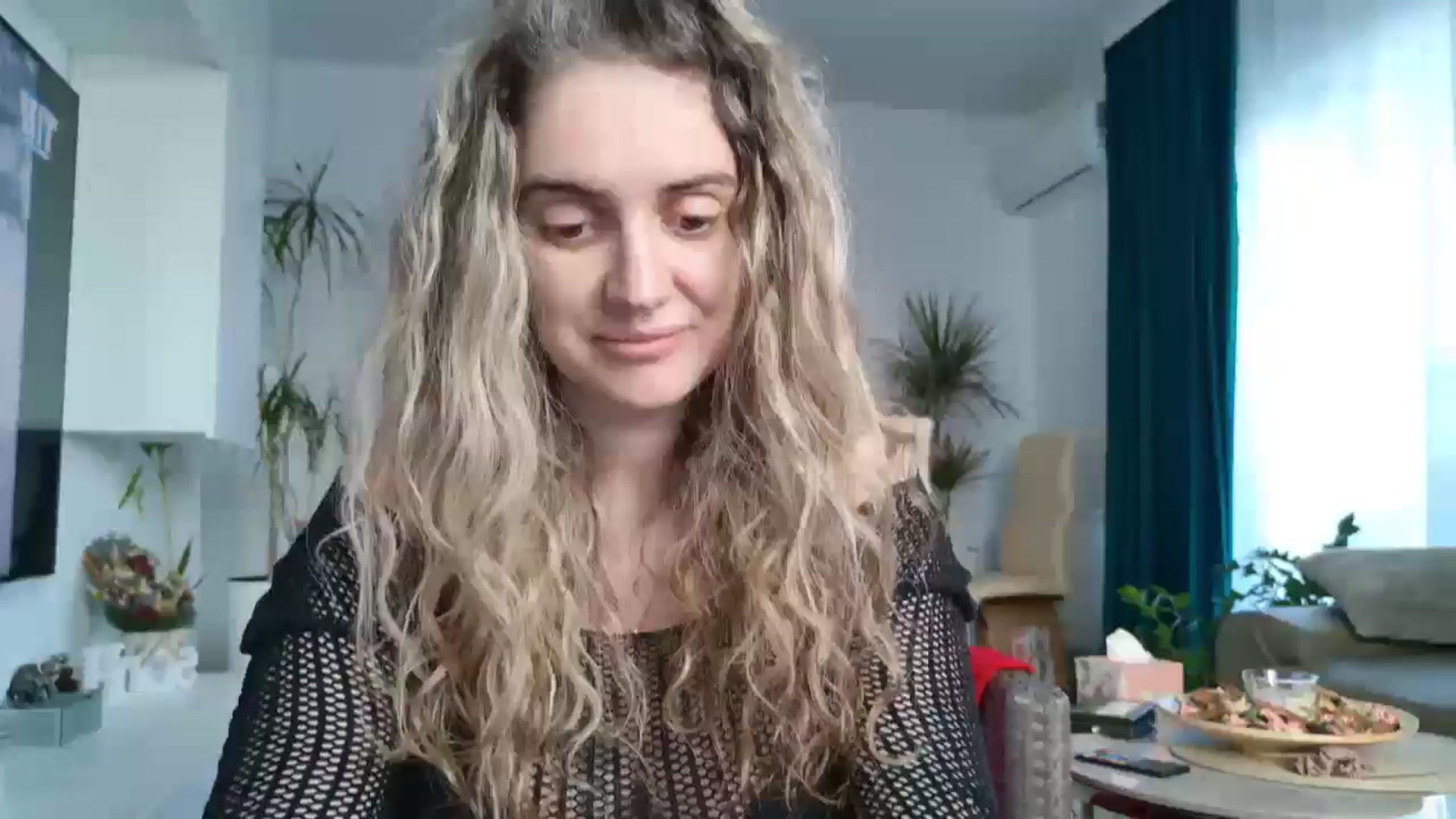 Gallery image thumbnail from MissDivinna's myfreecams stream on, 05/13/2025, 15:39 image 3 of 20