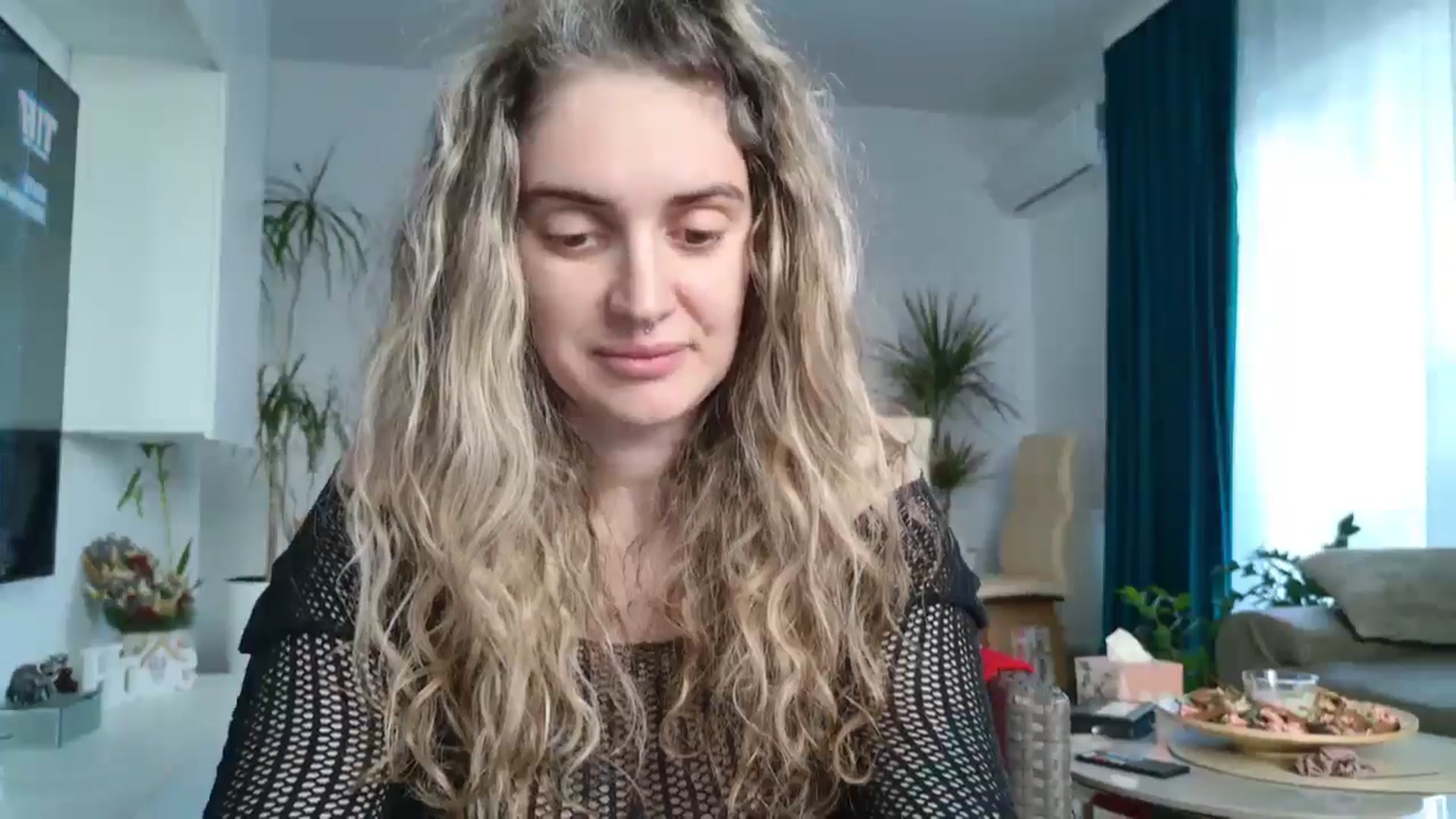 Gallery image thumbnail from MissDivinna's myfreecams stream on, 05/13/2025, 15:39 image 5 of 20