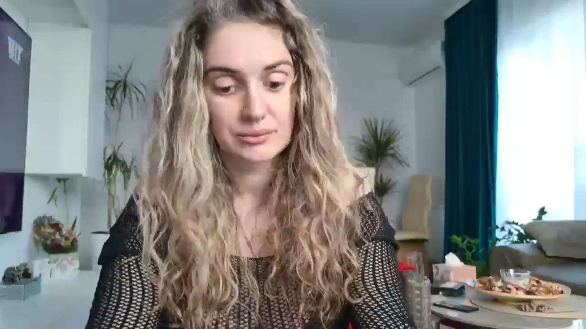 Gallery image thumbnail from MissDivinna's myfreecams stream on, 05/13/2025, 15:39 image 7 of 20