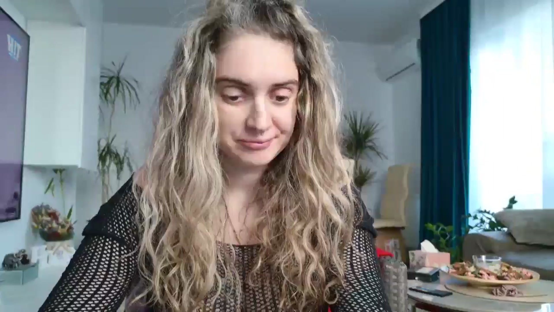 Gallery image thumbnail from MissDivinna's myfreecams stream on, 05/13/2025, 15:39 image 6 of 20