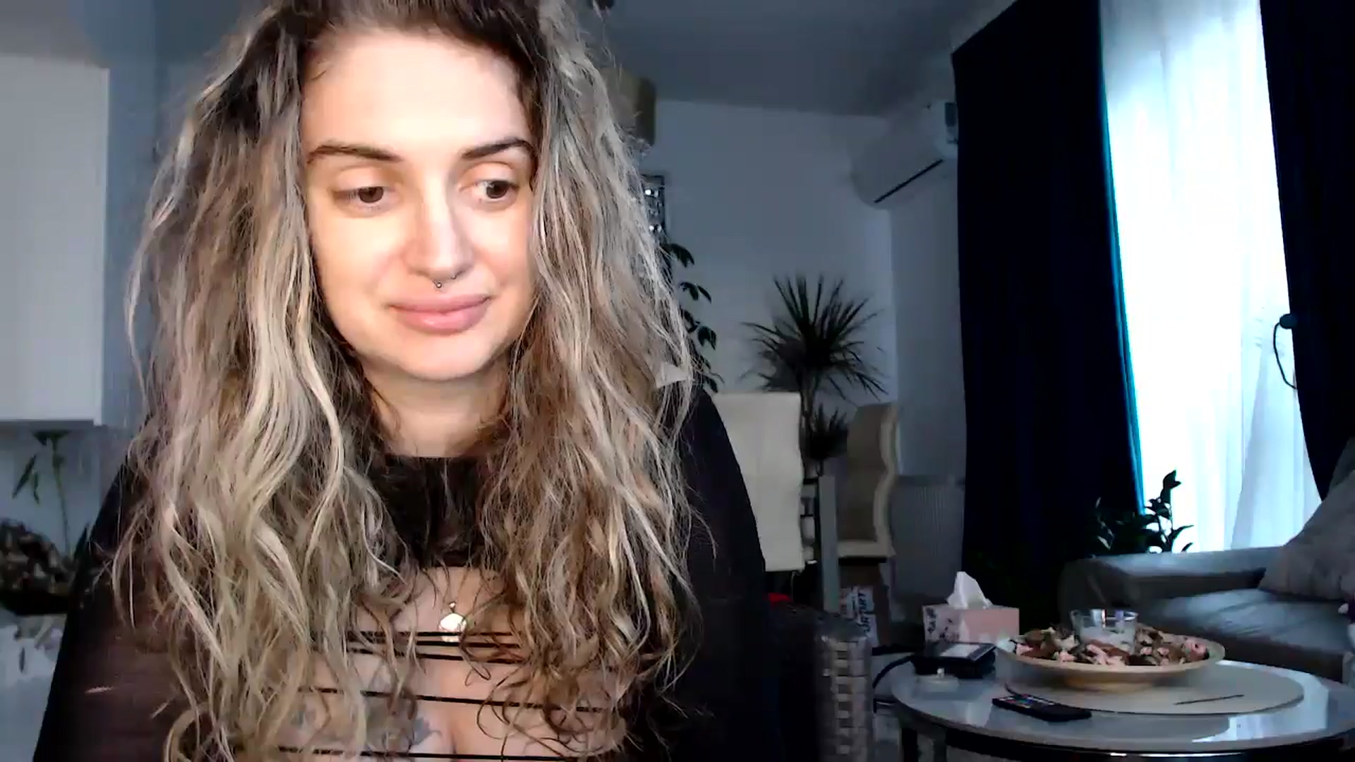 Gallery image thumbnail from MissDivinna's myfreecams stream on, 05/15/2025, 17:37 image 7 of 20