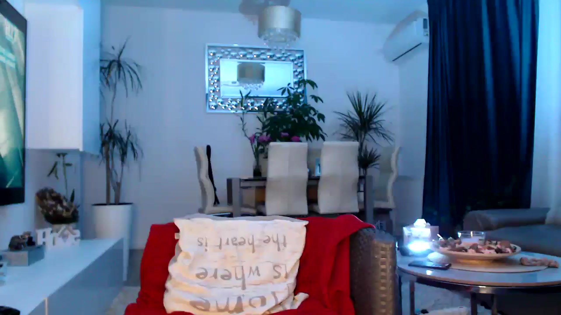 Gallery image thumbnail from MissDivinna's myfreecams stream on, 05/17/2025, 24:29 image 7 of 20