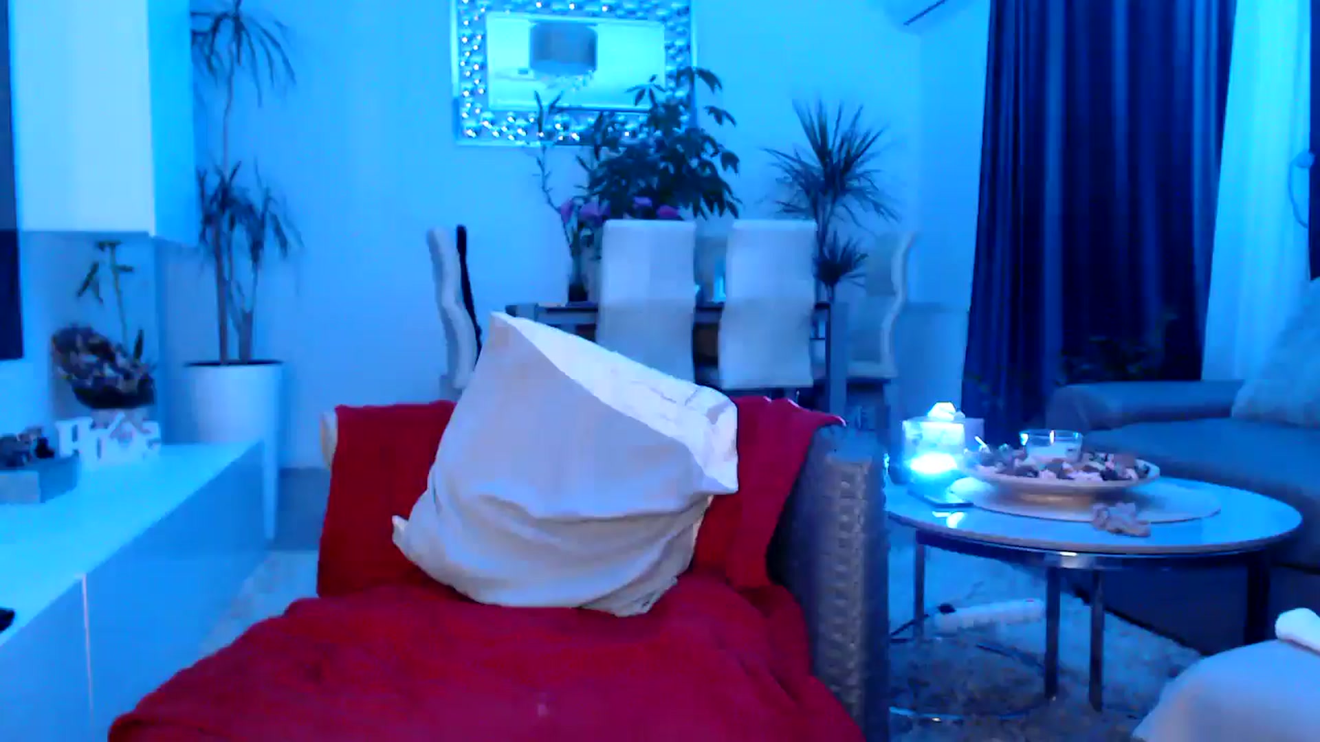 Gallery image thumbnail from MissDivinna's myfreecams stream on, 05/17/2025, 19:15 image 16 of 20