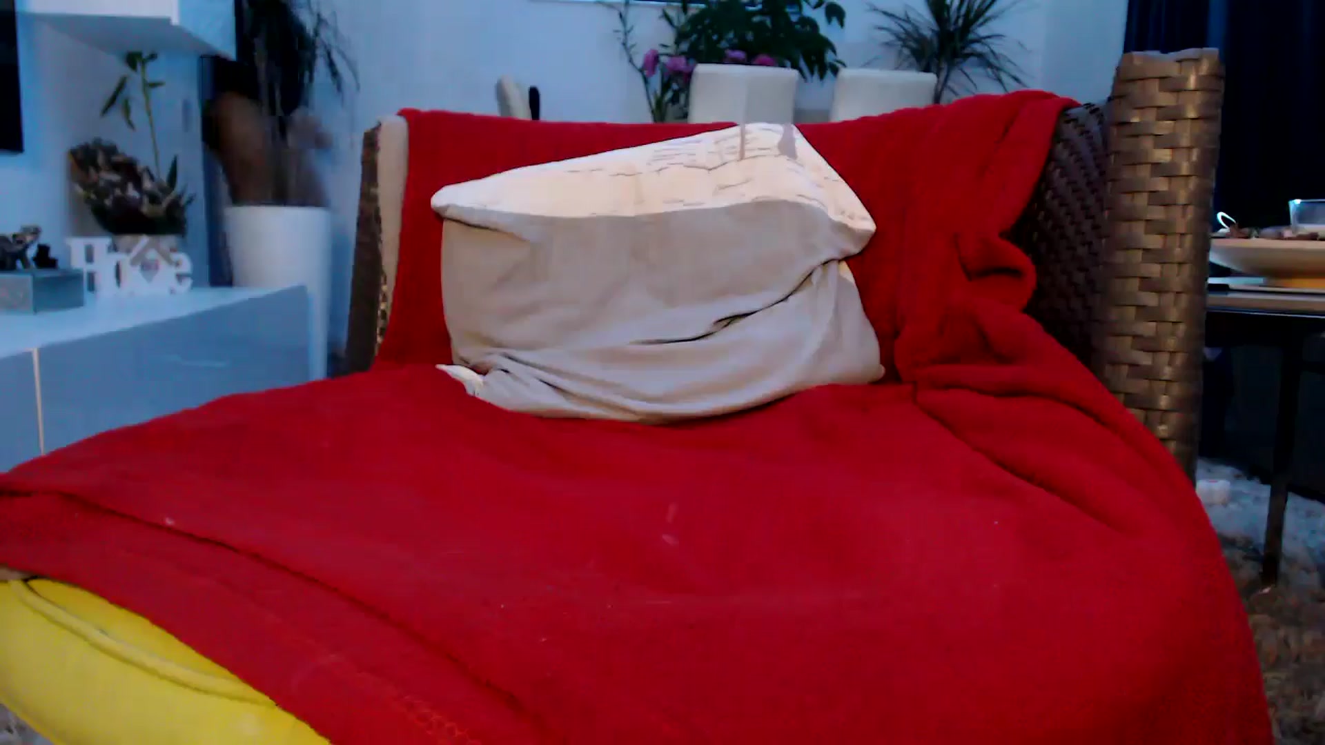 Gallery image thumbnail from MissDivinna's myfreecams stream on, 05/17/2025, 22:01 image 13 of 20