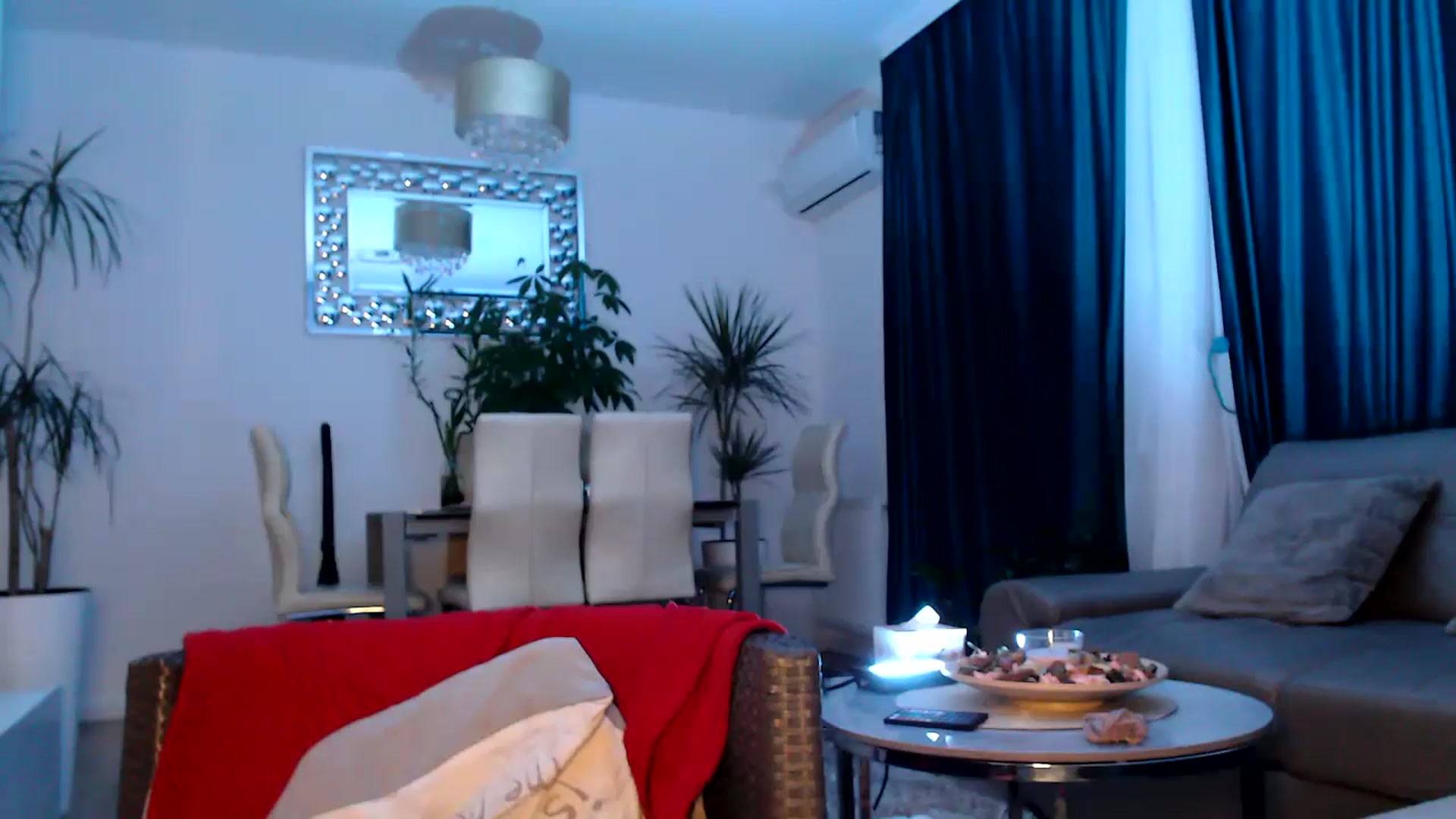 Gallery image thumbnail from MissDivinna's myfreecams stream on, 05/26/2025, 24:01 image 12 of 20