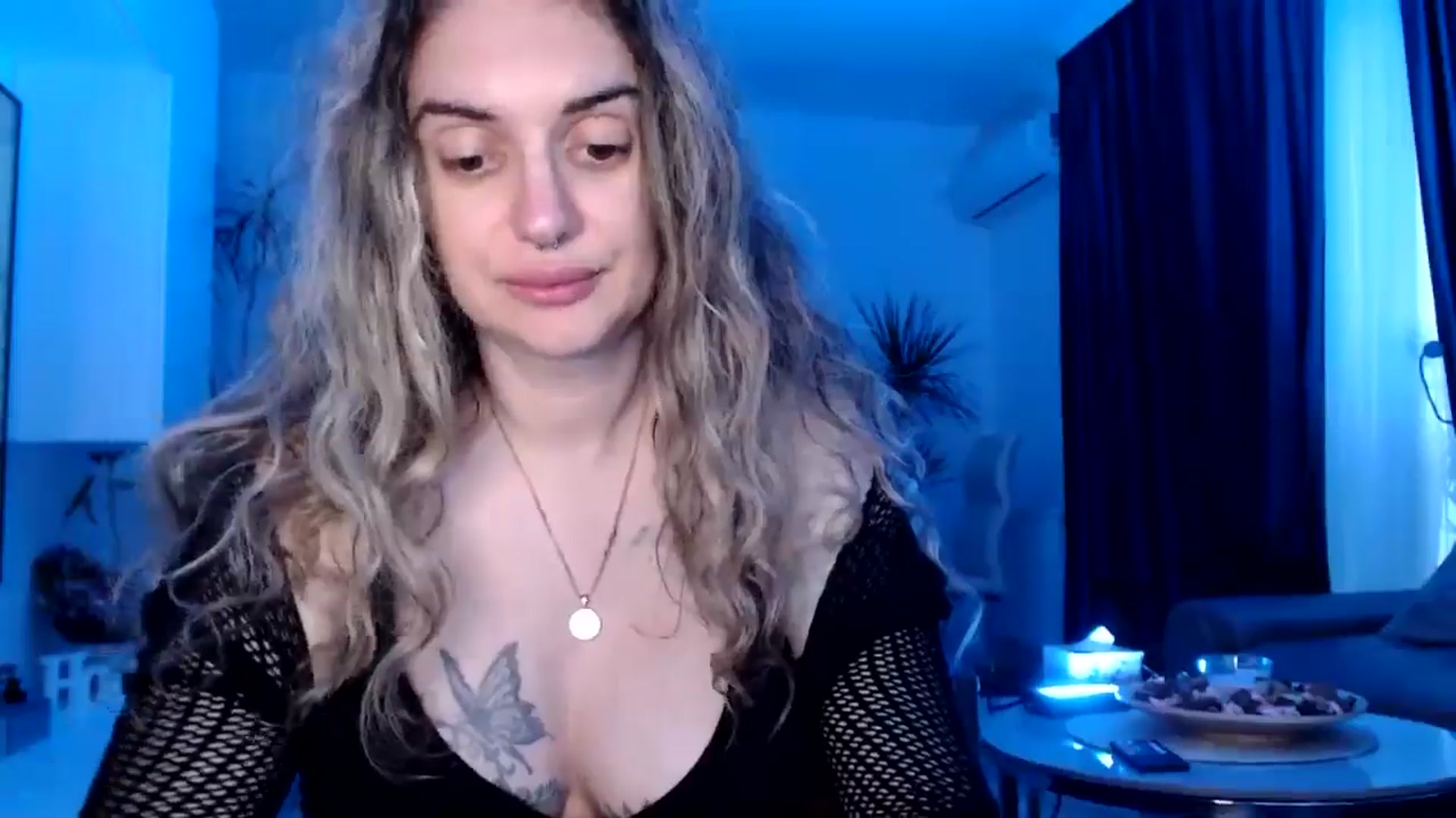 Gallery image thumbnail from MissDivinna's myfreecams stream on, 05/26/2025, 05:17 image 6 of 20