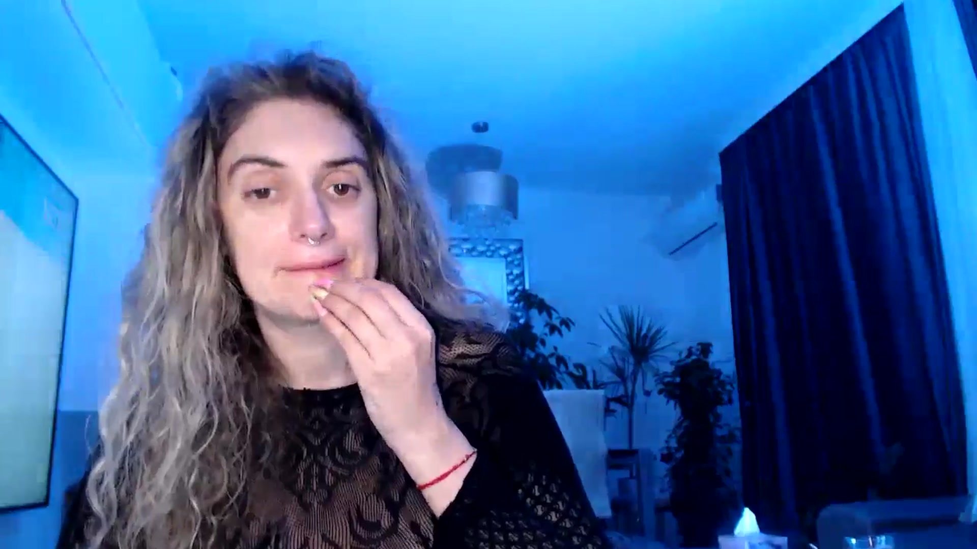 Gallery image thumbnail from MissDivinna's myfreecams stream on, 07/03/2025, 22:33 image 18 of 20