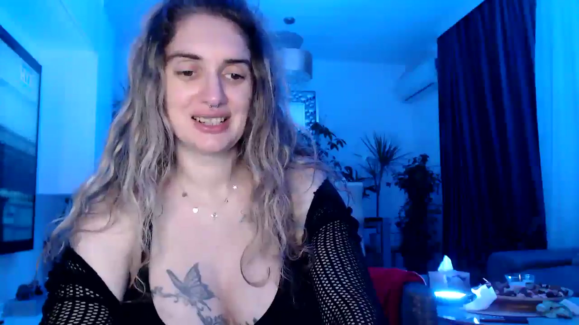Gallery image thumbnail from MissDivinna's myfreecams stream on, 07/04/2025, 20:12 image 12 of 20