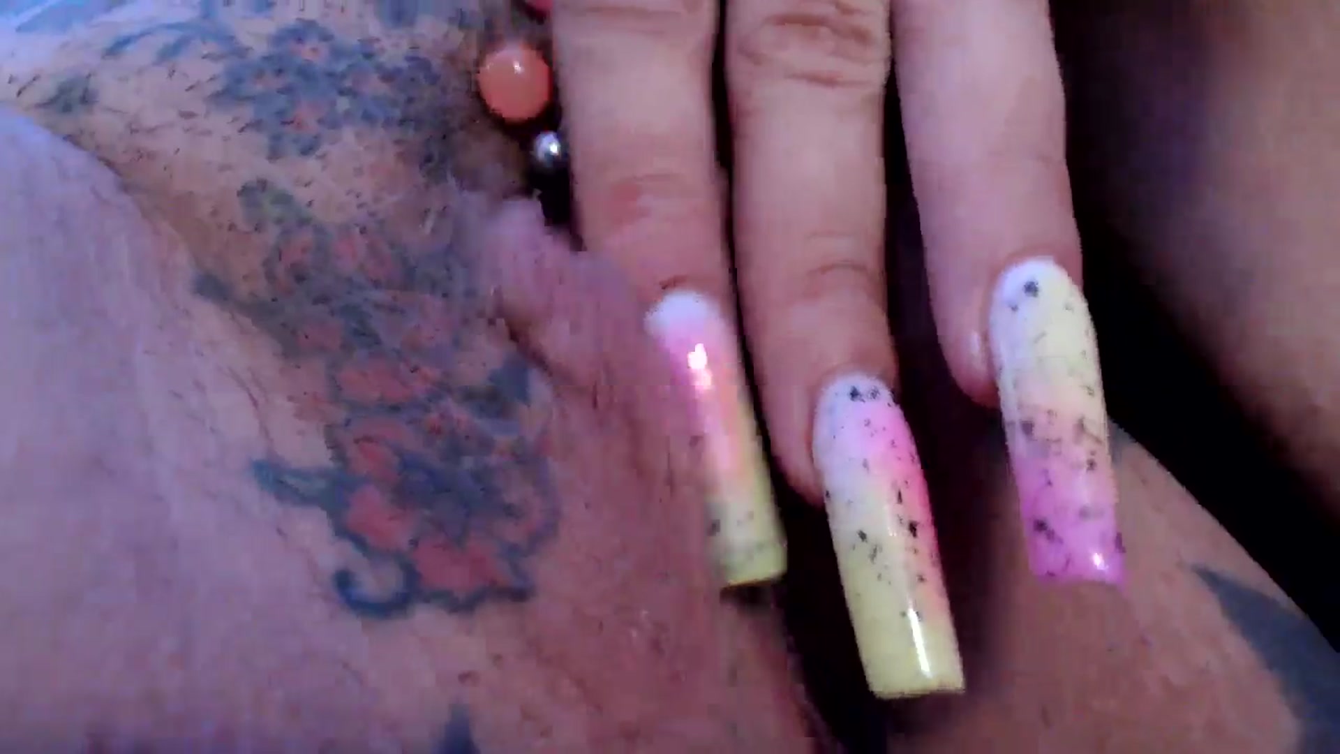 Gallery image thumbnail from MissDivinna's myfreecams stream on, 07/04/2025, 23:30 image 6 of 20