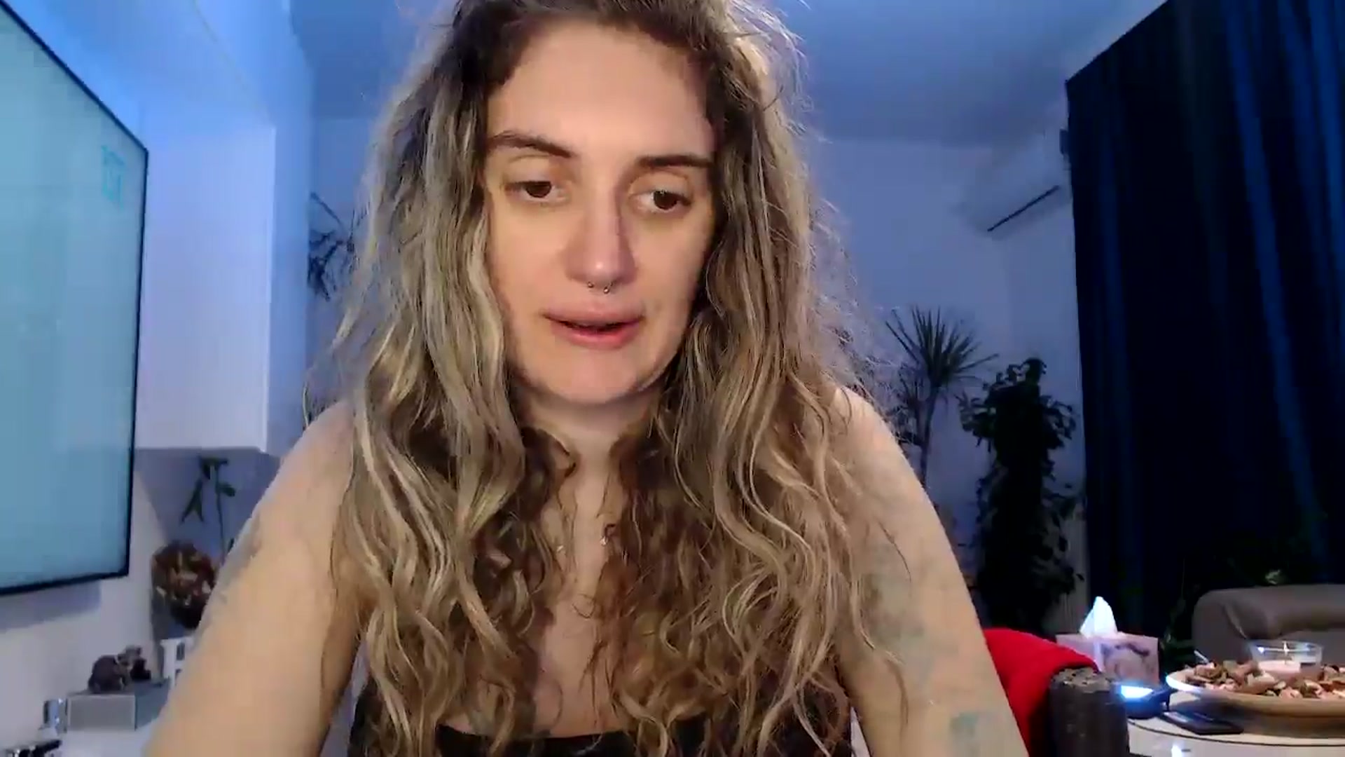 Gallery image thumbnail from MissDivinna's myfreecams stream on, 07/12/2025, 23:47 image 2 of 20