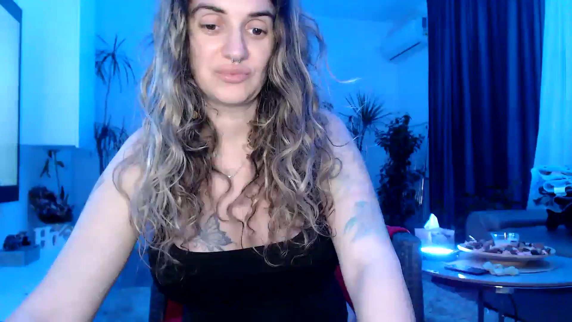 Gallery image thumbnail from MissDivinna's myfreecams stream on, 07/17/2025, 22:43 image 3 of 20