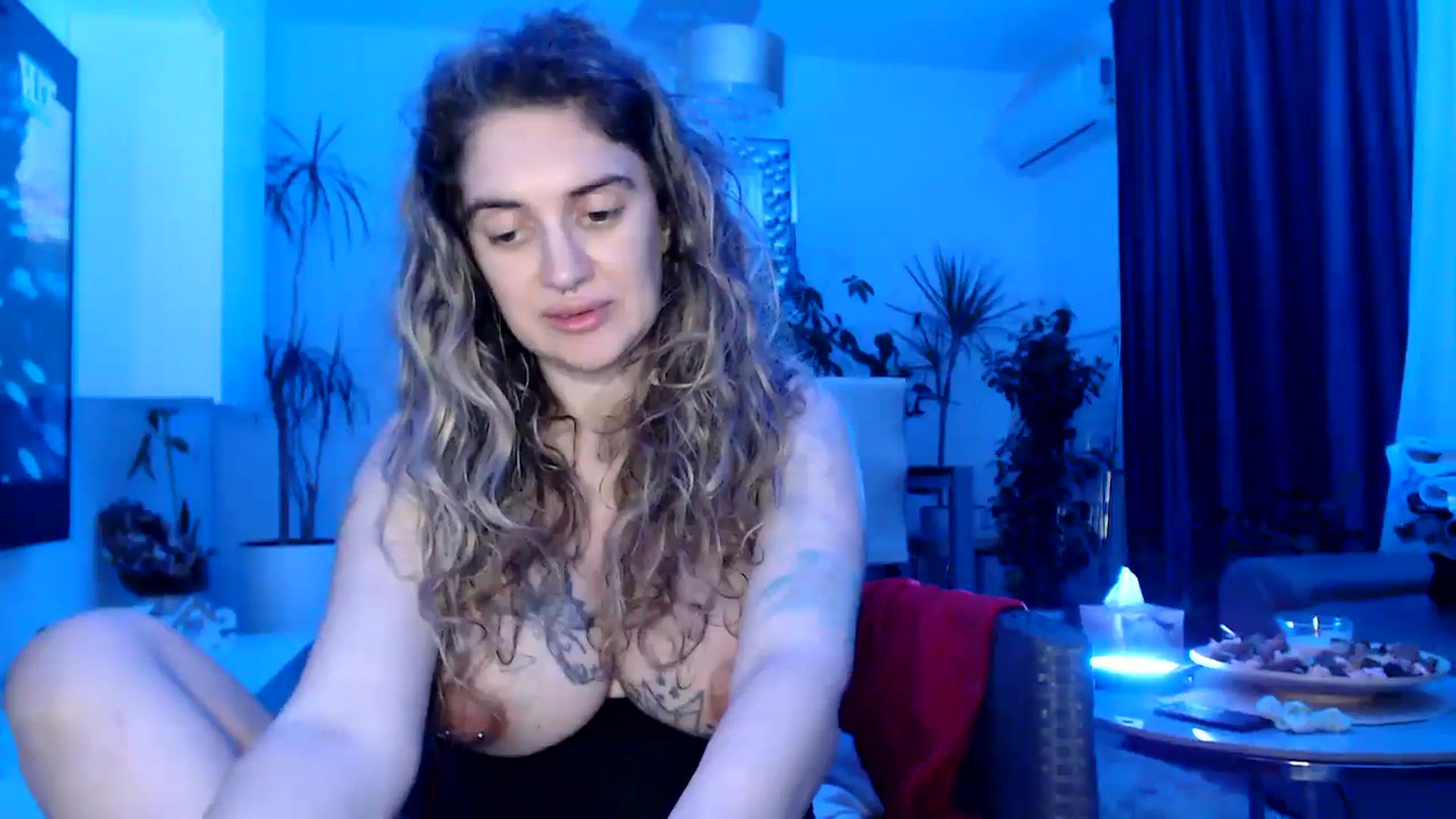 Gallery image thumbnail from MissDivinna's myfreecams stream on, 07/18/2025, 24:07 image 9 of 20