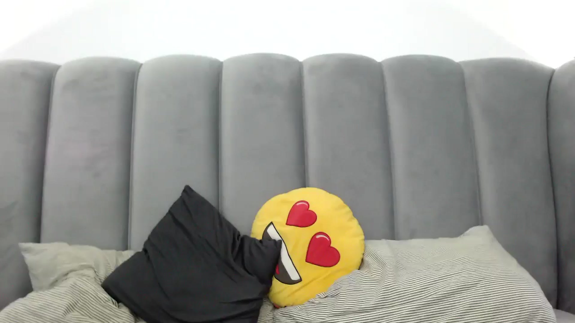 Gallery image thumbnail from MissDivinna's myfreecams stream on, 07/22/2025, 24:26 image 18 of 20