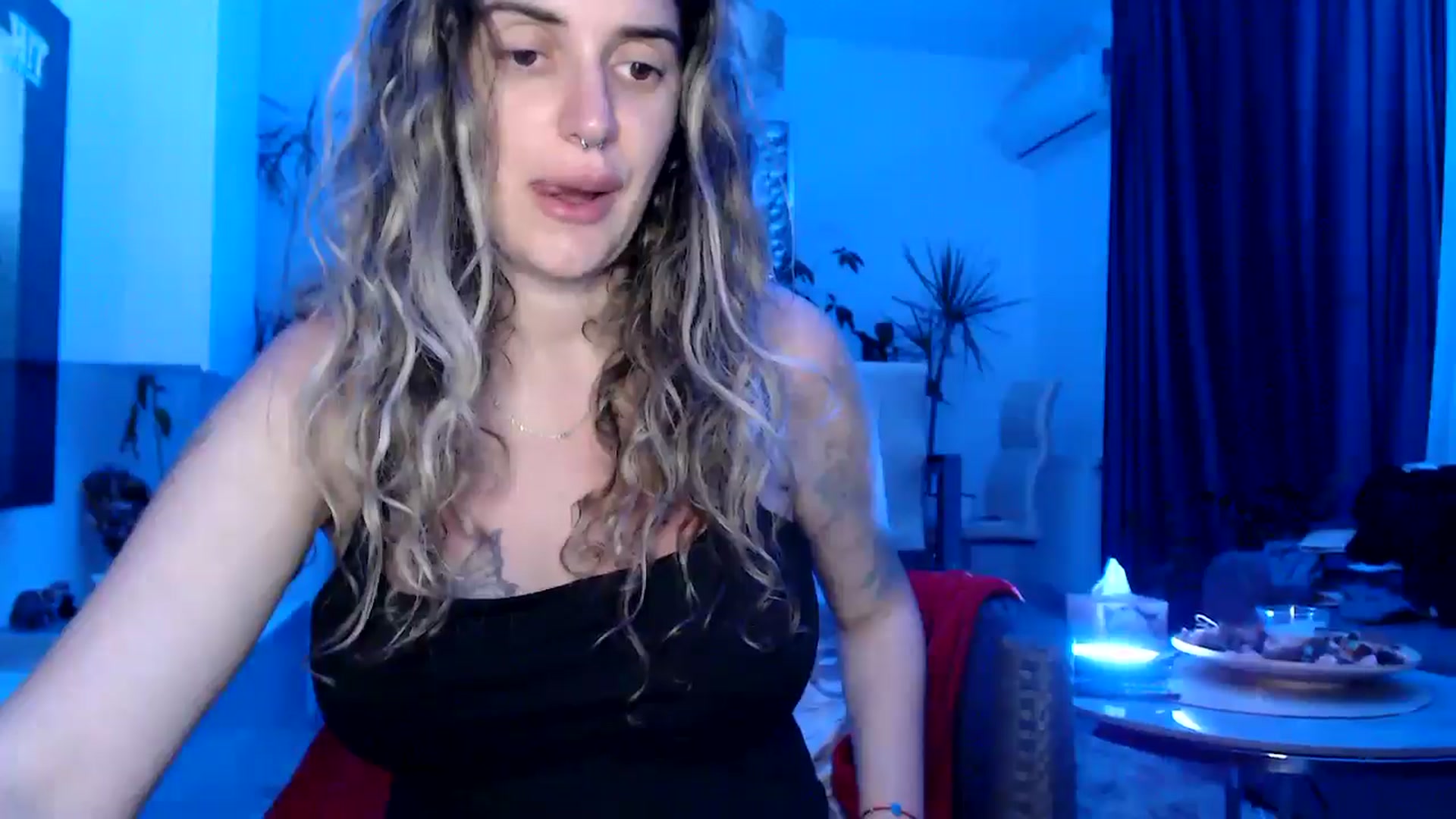 Gallery image thumbnail from MissDivinna's myfreecams stream on, 07/31/2025, 23:31 image 18 of 20