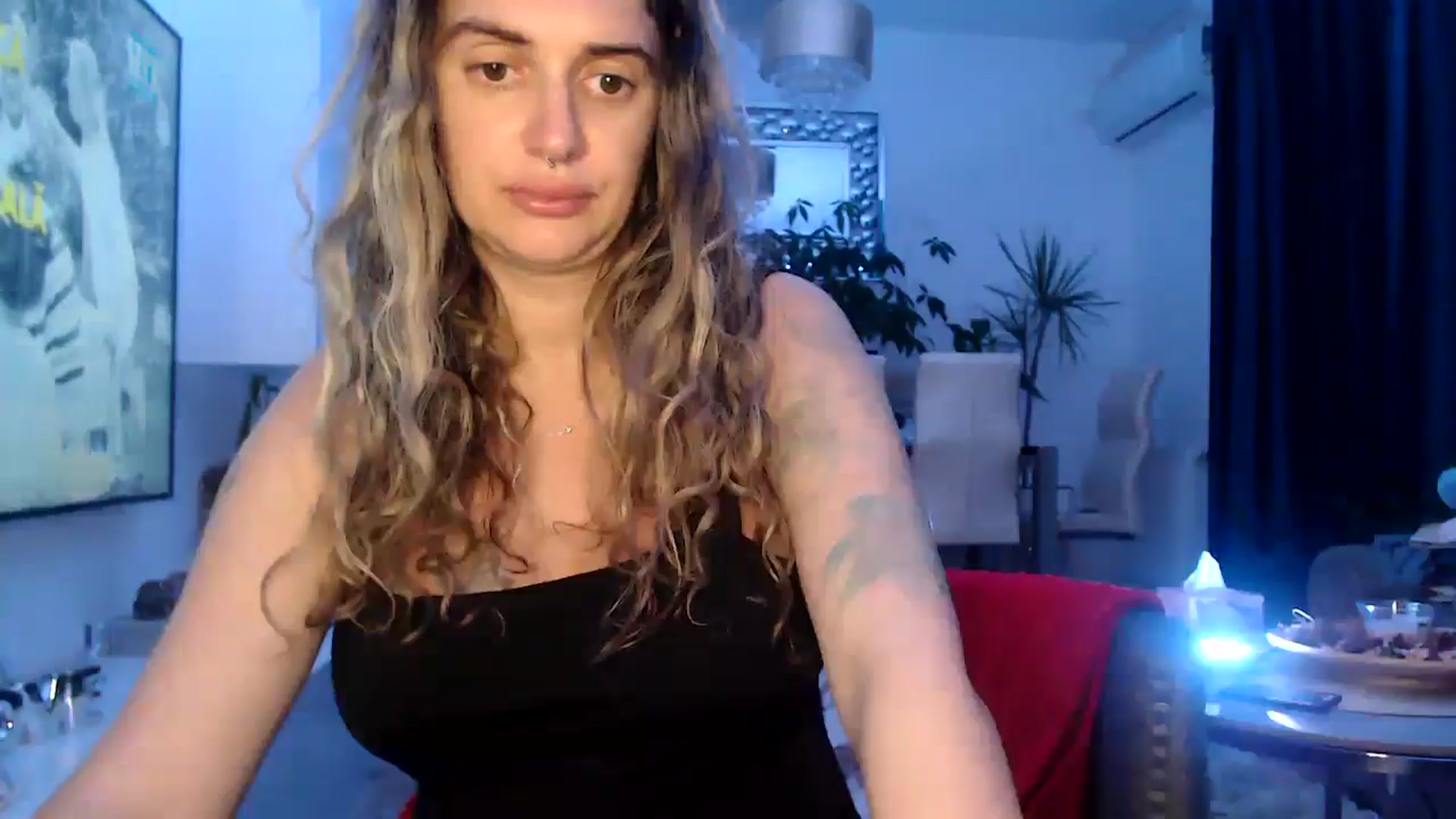 Gallery image thumbnail from MissDivinna's myfreecams stream on, 08/01/2025, 20:02 image 9 of 20