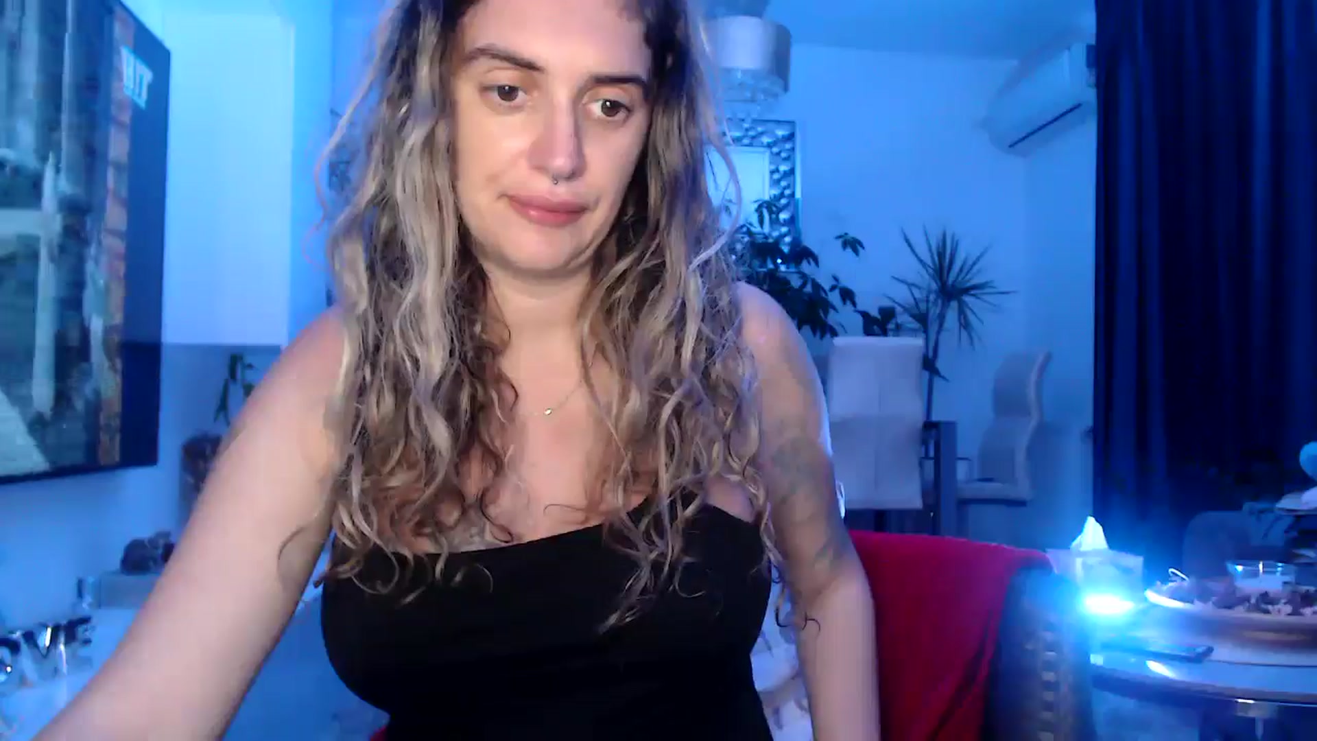 Gallery image thumbnail from MissDivinna's myfreecams stream on, 08/01/2025, 20:02 image 5 of 20