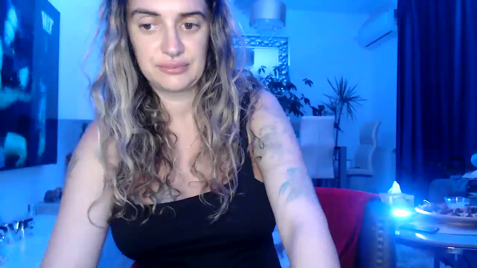 Gallery image thumbnail from MissDivinna's myfreecams stream on, 08/01/2025, 20:02 image 4 of 20