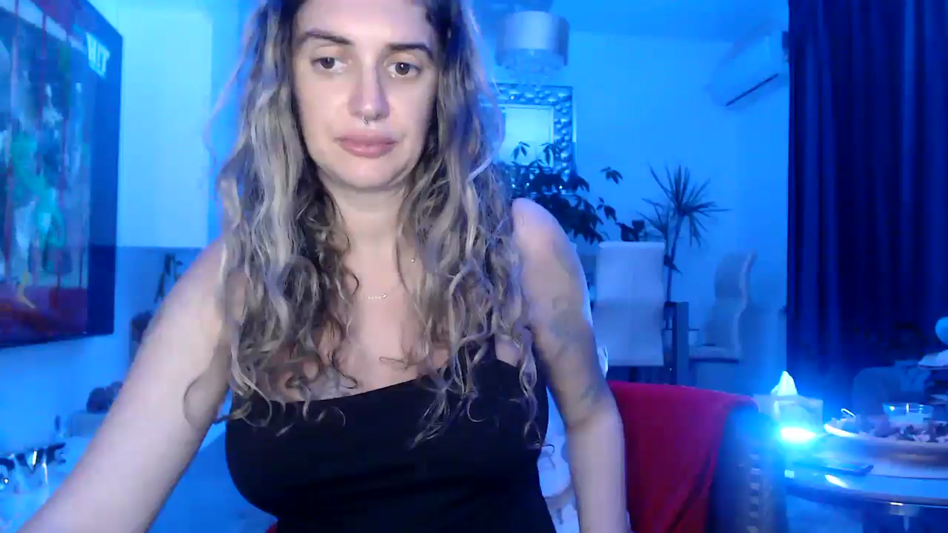 Gallery image thumbnail from MissDivinna's myfreecams stream on, 08/01/2025, 20:02 image 7 of 20