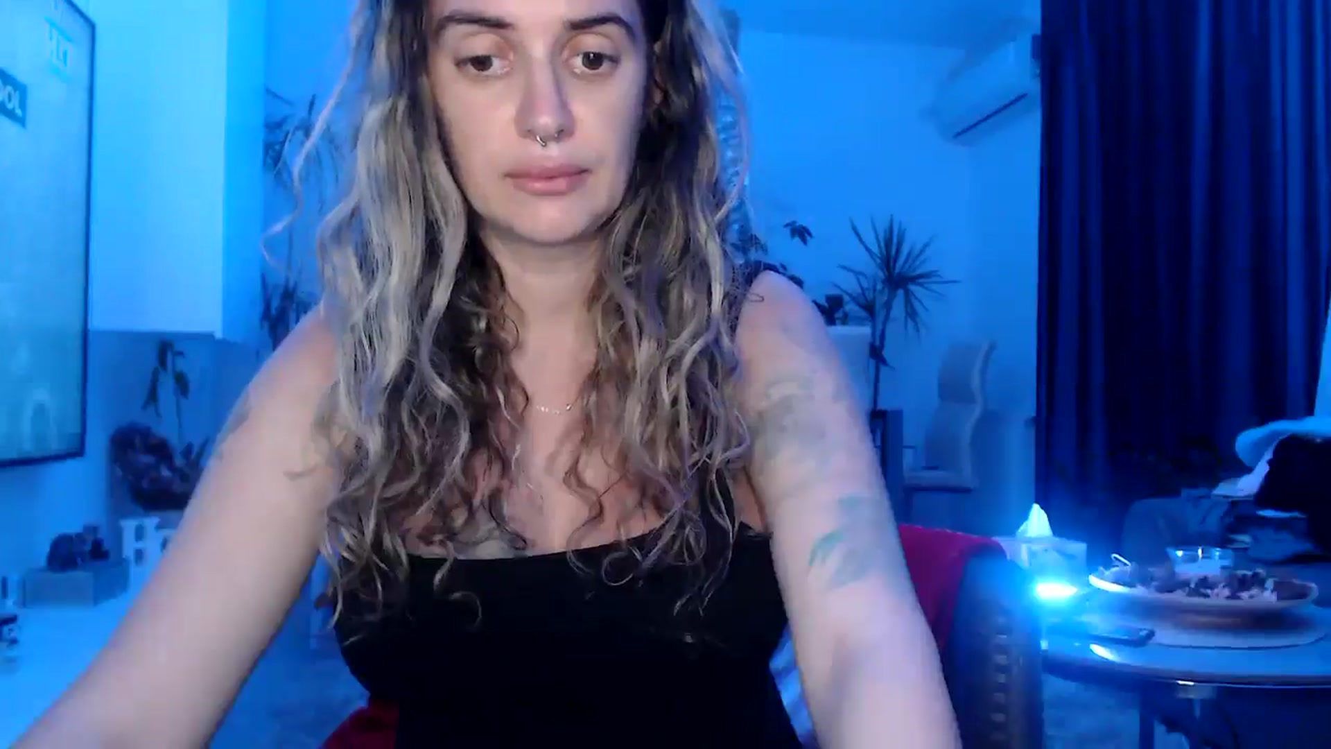 Gallery image thumbnail from MissDivinna's myfreecams stream on, 08/01/2025, 20:02 image 12 of 20