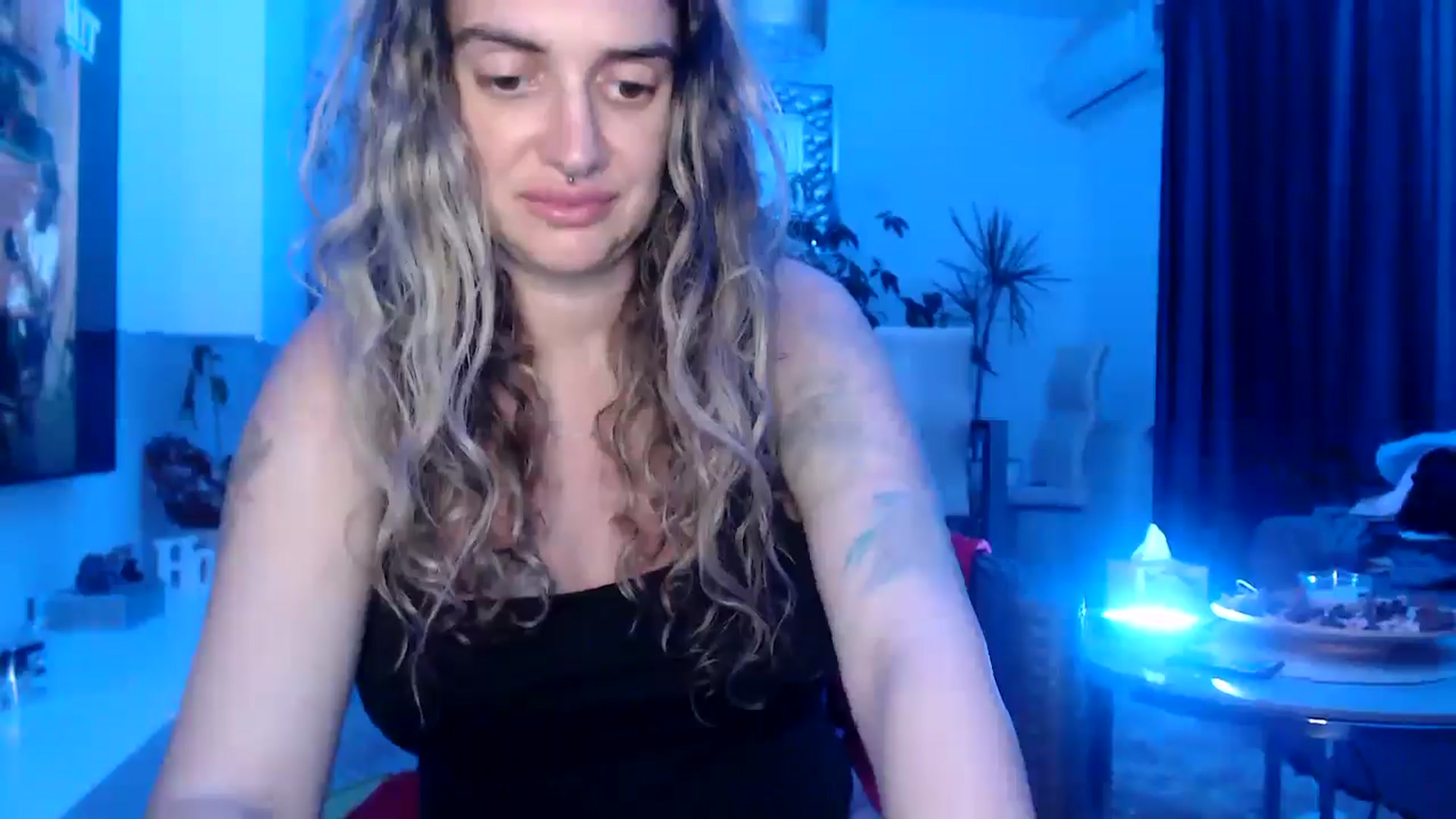 Gallery image thumbnail from MissDivinna's myfreecams stream on, 08/01/2025, 21:24 image 15 of 20