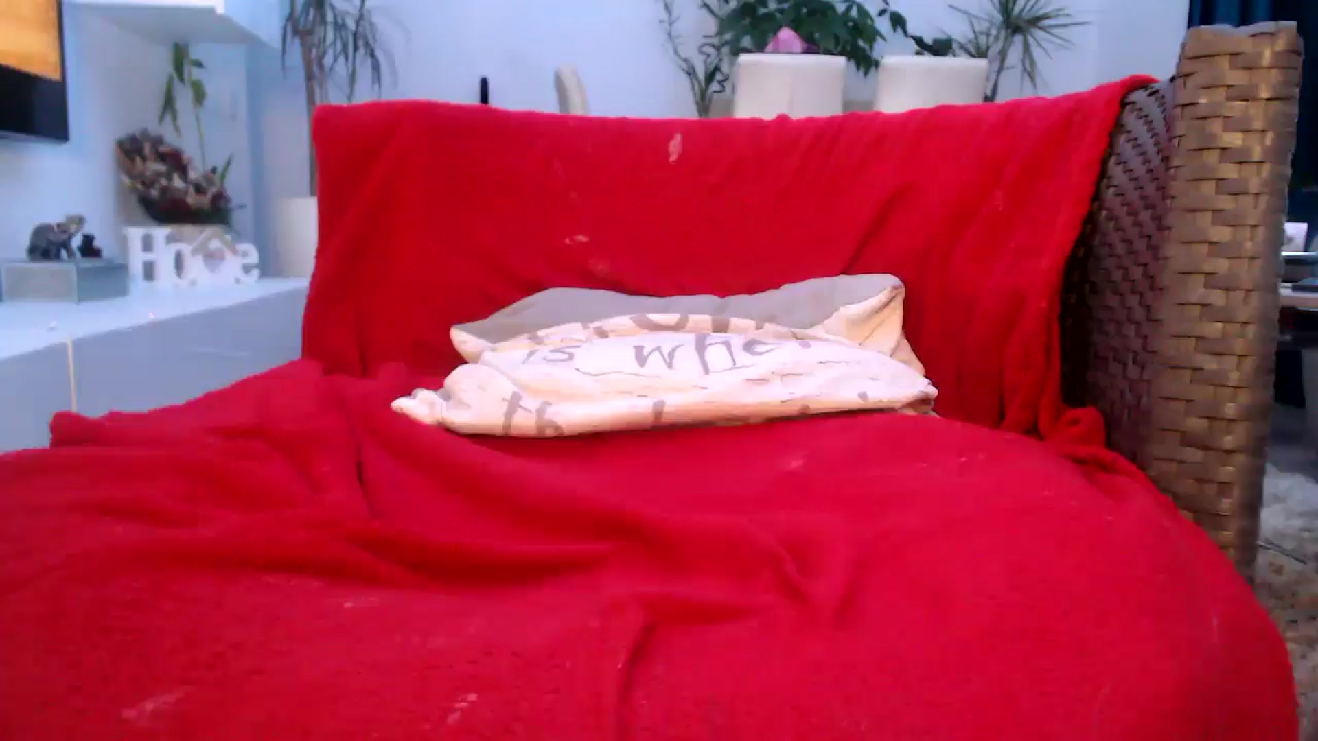 Gallery image thumbnail from MissDivinna's myfreecams stream on, 08/01/2025, 21:24 image 12 of 20