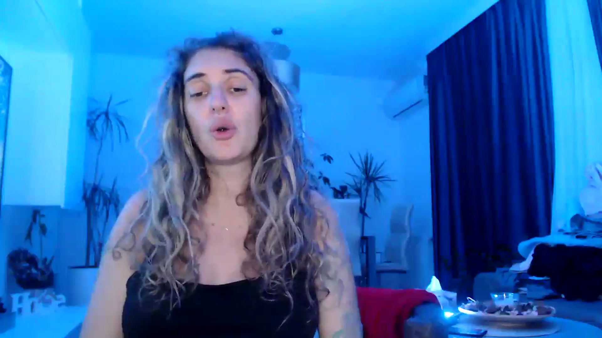 Gallery image thumbnail from MissDivinna's myfreecams stream on, 08/02/2025, 02:37 image 17 of 20