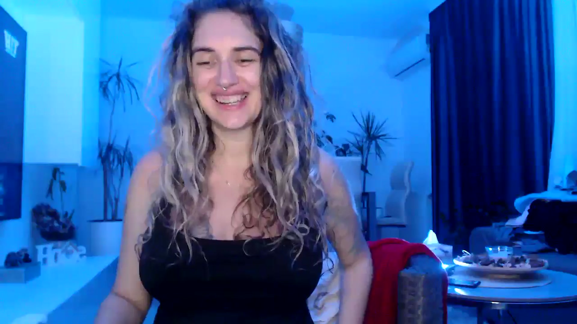 Gallery image thumbnail from MissDivinna's myfreecams stream on, 08/02/2025, 02:37 image 9 of 20