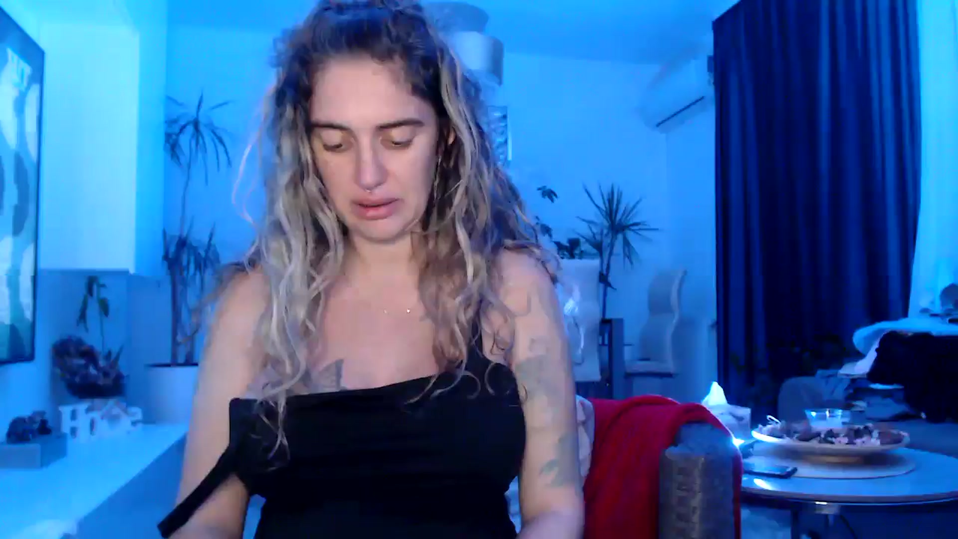 Gallery image thumbnail from MissDivinna's myfreecams stream on, 08/02/2025, 02:37 image 13 of 20