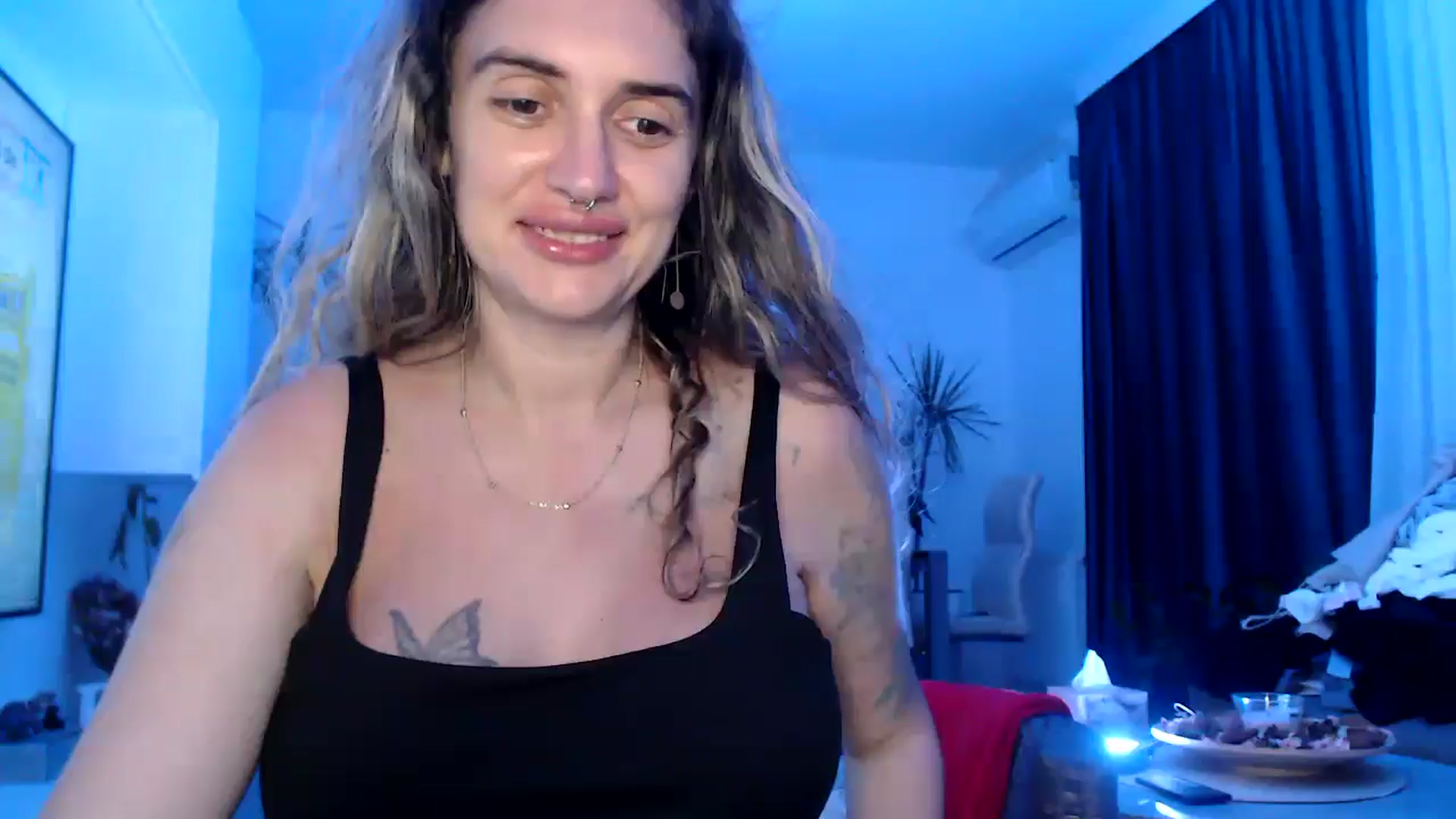 Gallery image thumbnail from MissDivinna's myfreecams stream on, 08/02/2025, 21:33 image 2 of 20