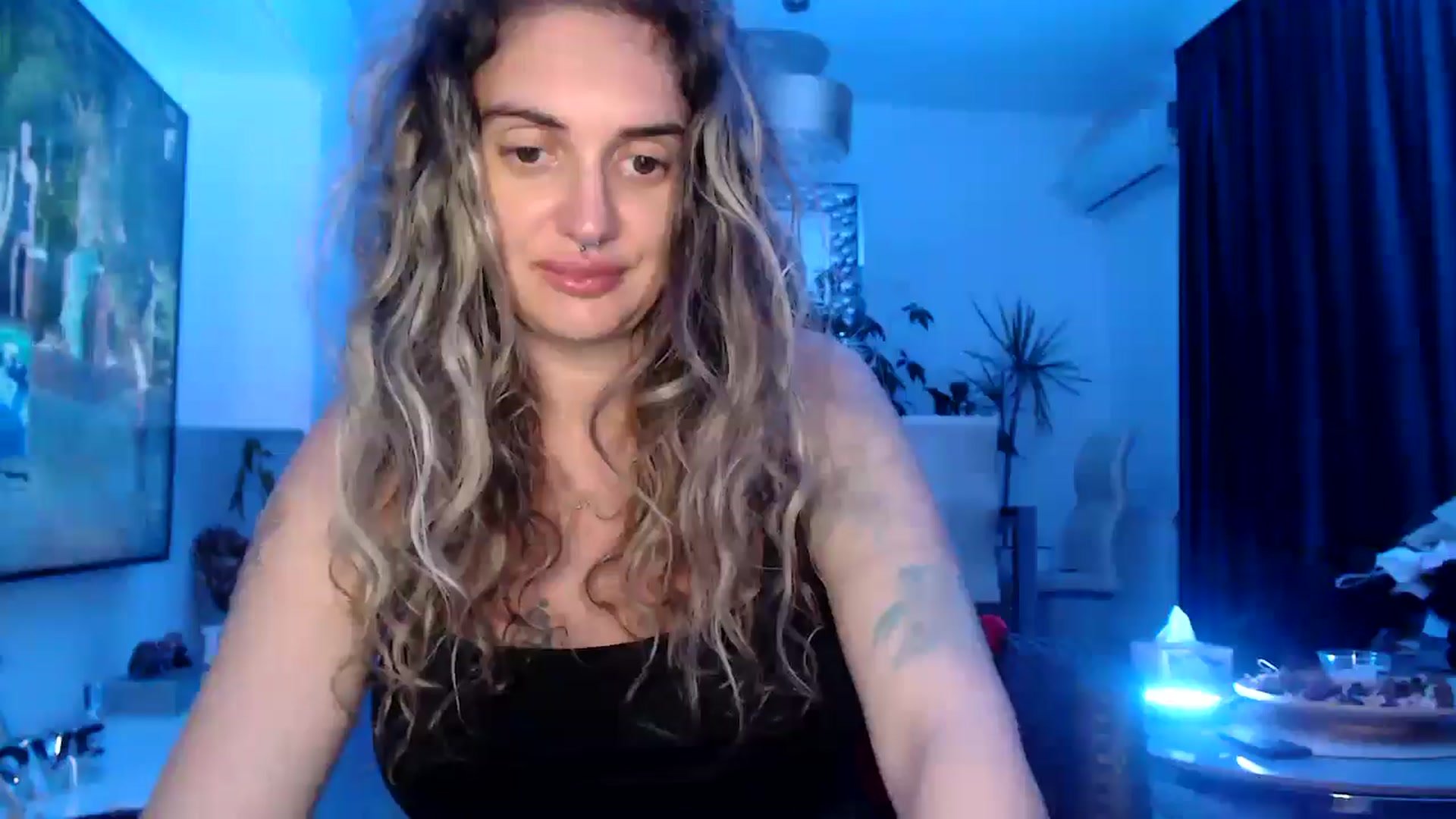 Gallery image thumbnail from MissDivinna's myfreecams stream on, 08/03/2025, 01:21 image 14 of 20