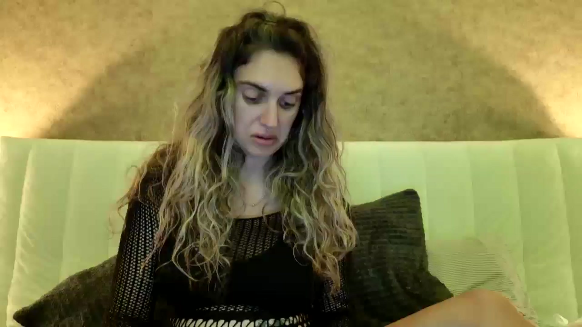 Gallery image thumbnail from MissDivinna's myfreecams stream on, 08/05/2025, 22:48 image 1 of 20