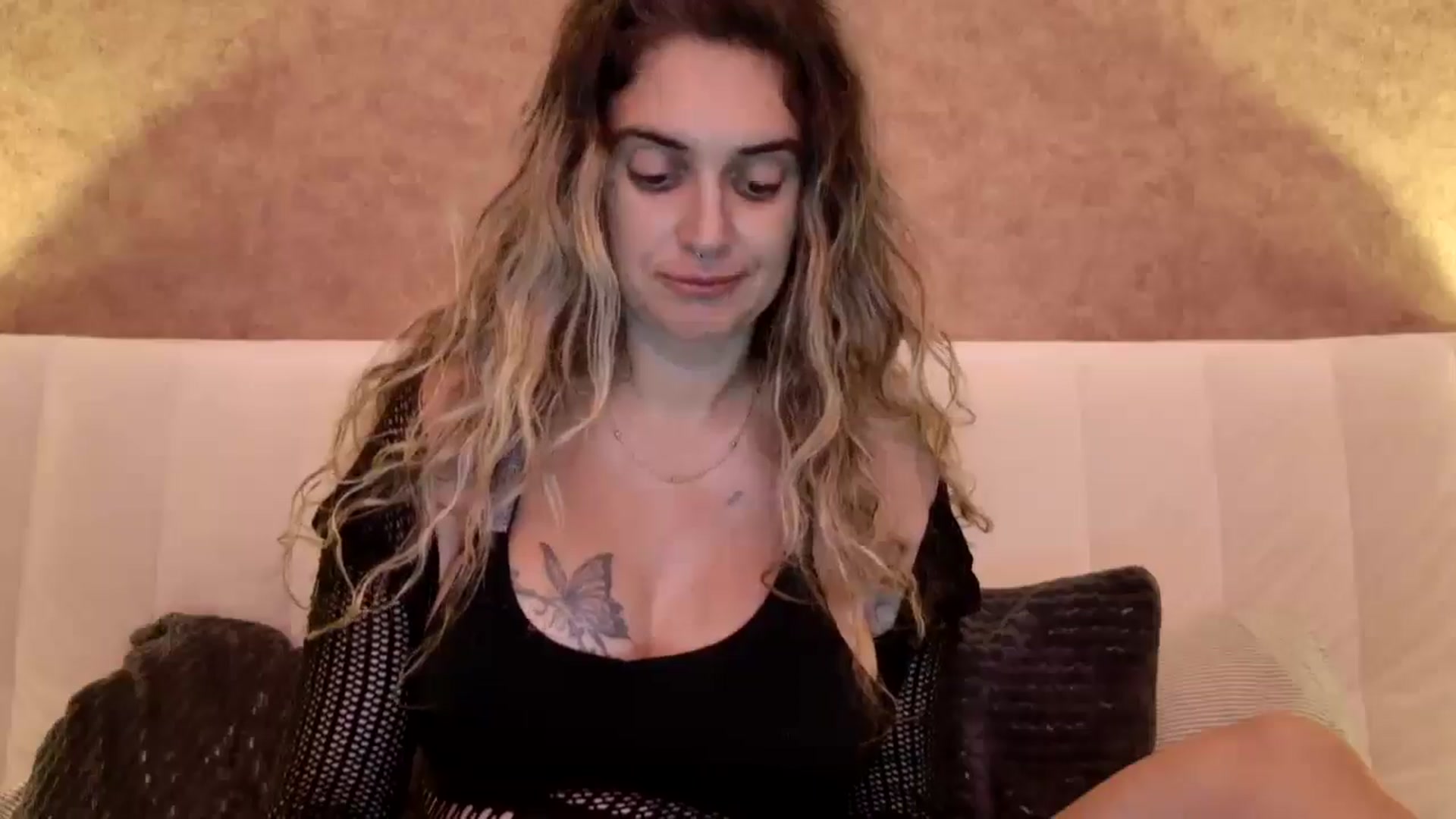 Gallery image thumbnail from MissDivinna's myfreecams stream on, 08/05/2025, 22:48 image 3 of 20