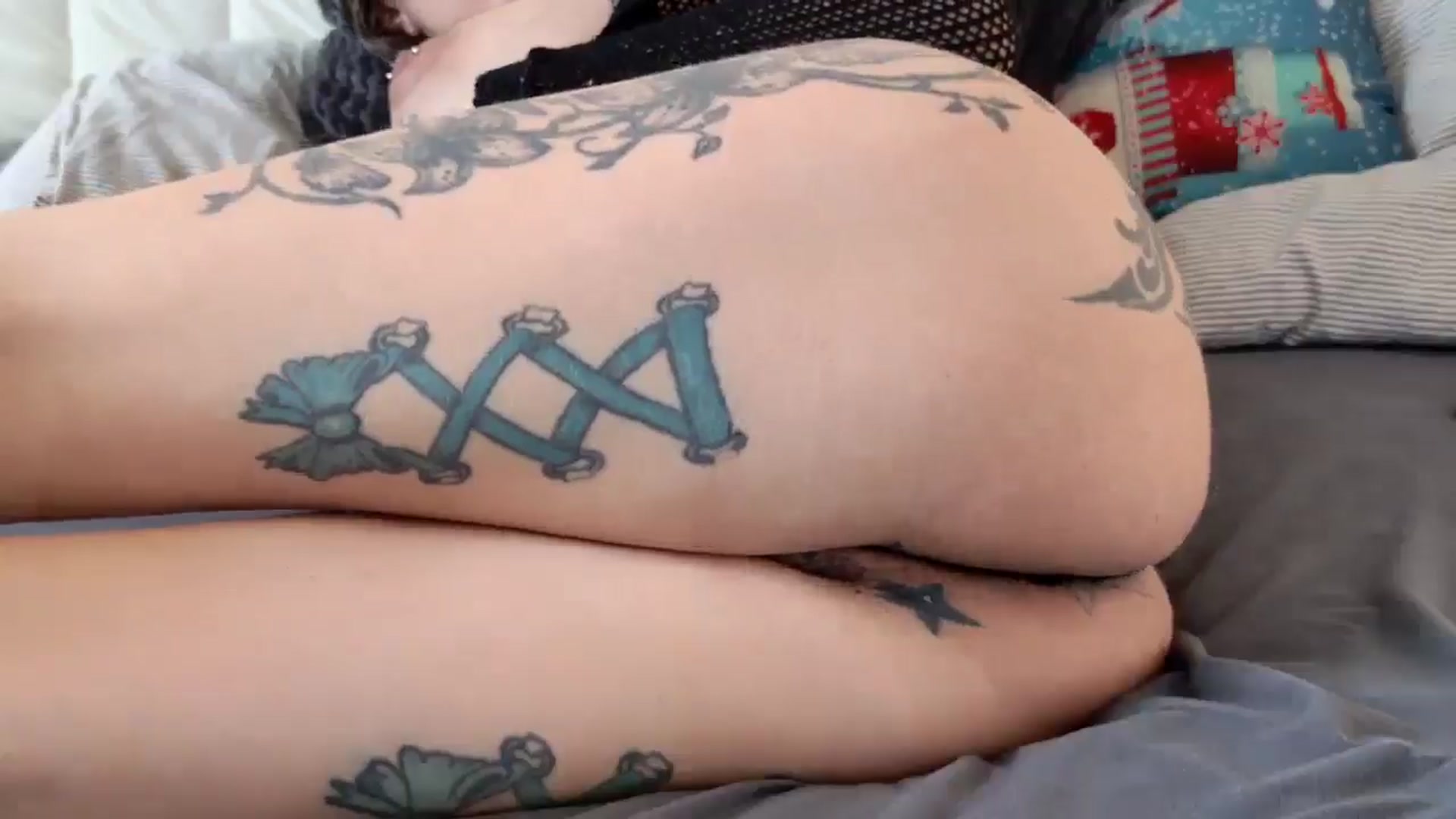 Gallery image thumbnail from MissDivinna's myfreecams stream on, 08/06/2025, 06:50 image 7 of 20