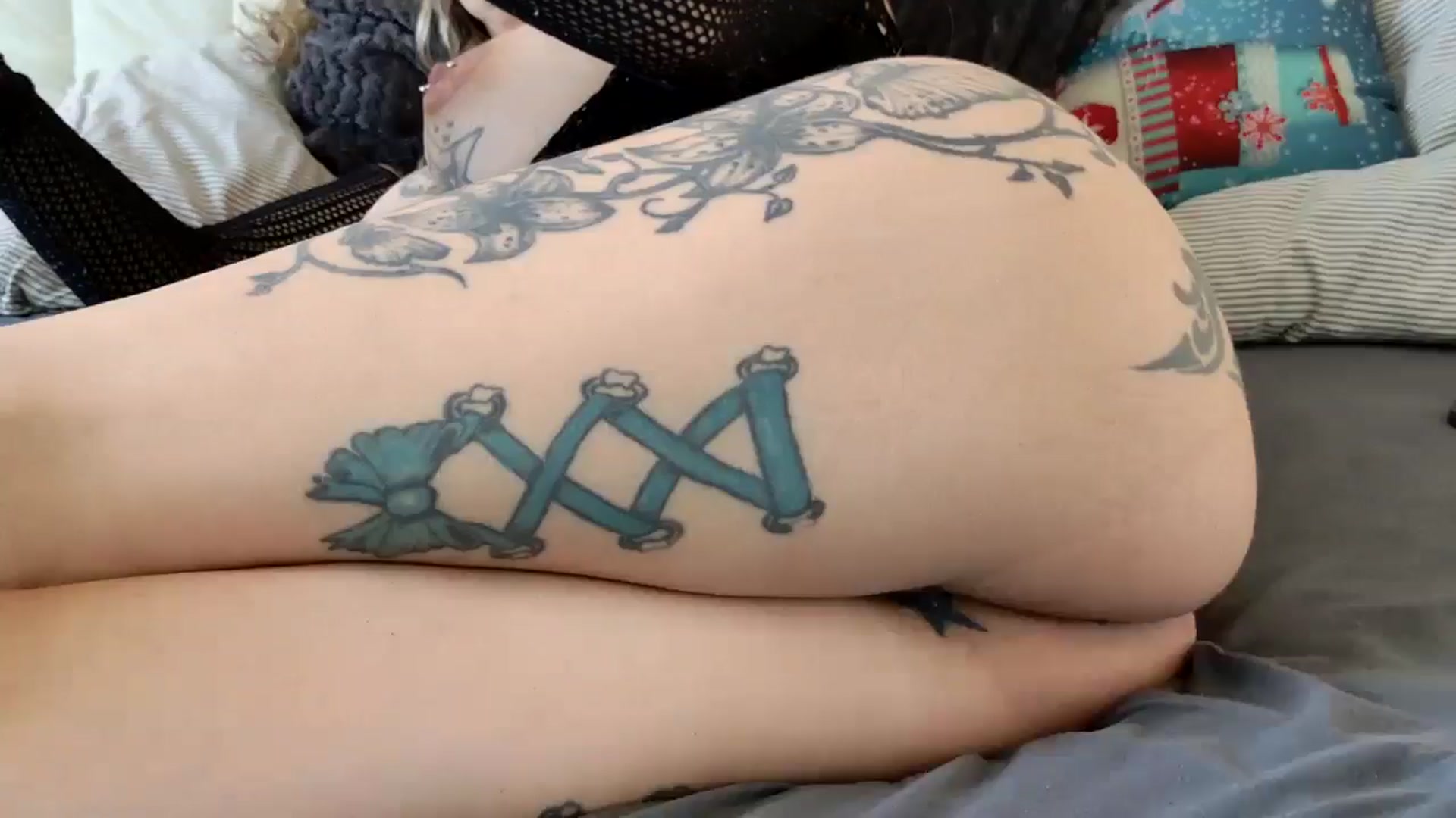 Gallery image thumbnail from MissDivinna's myfreecams stream on, 08/06/2025, 06:50 image 9 of 20