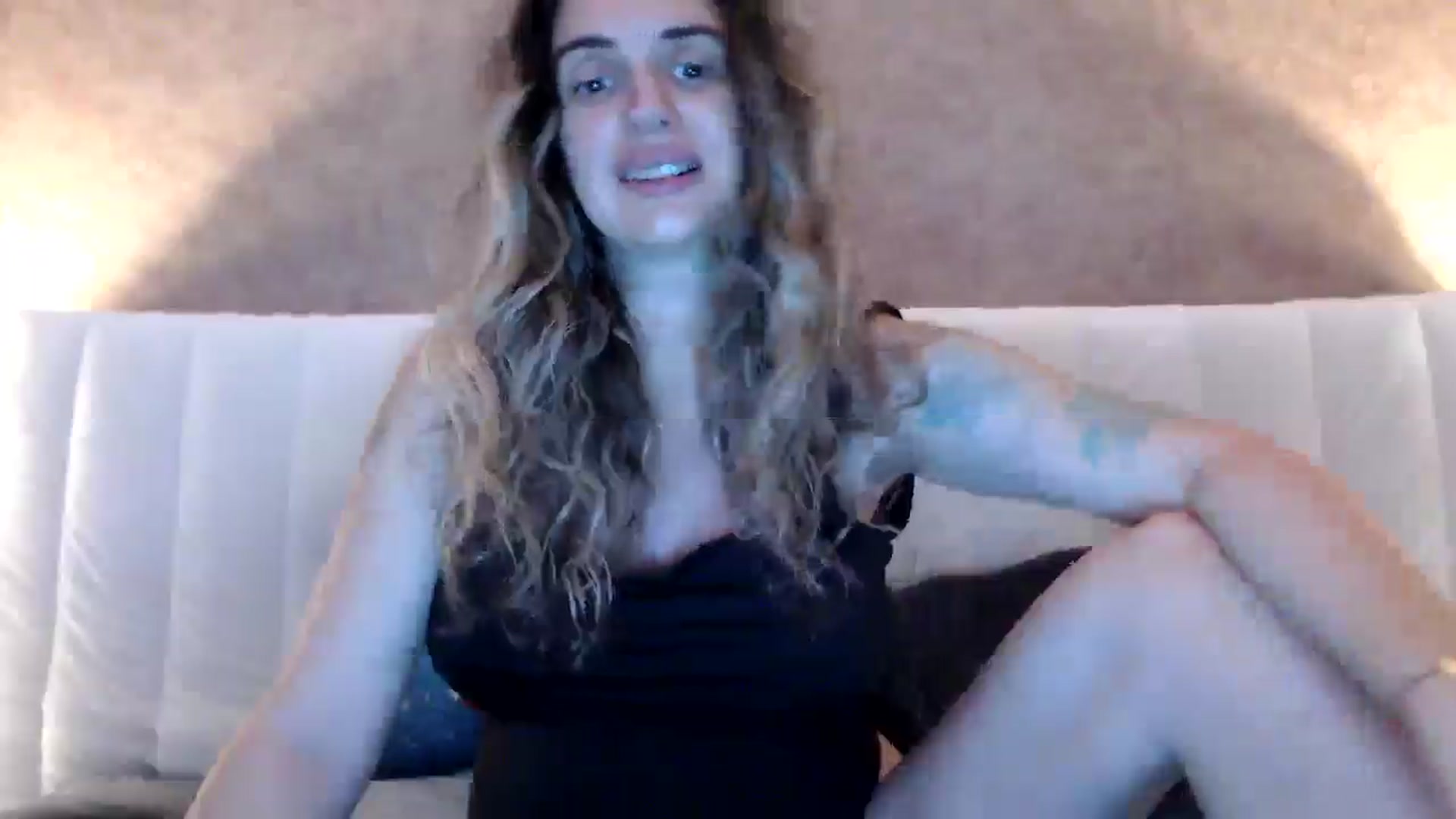 Gallery image thumbnail from MissDivinna's myfreecams stream on, 08/07/2025, 21:28 image 7 of 20