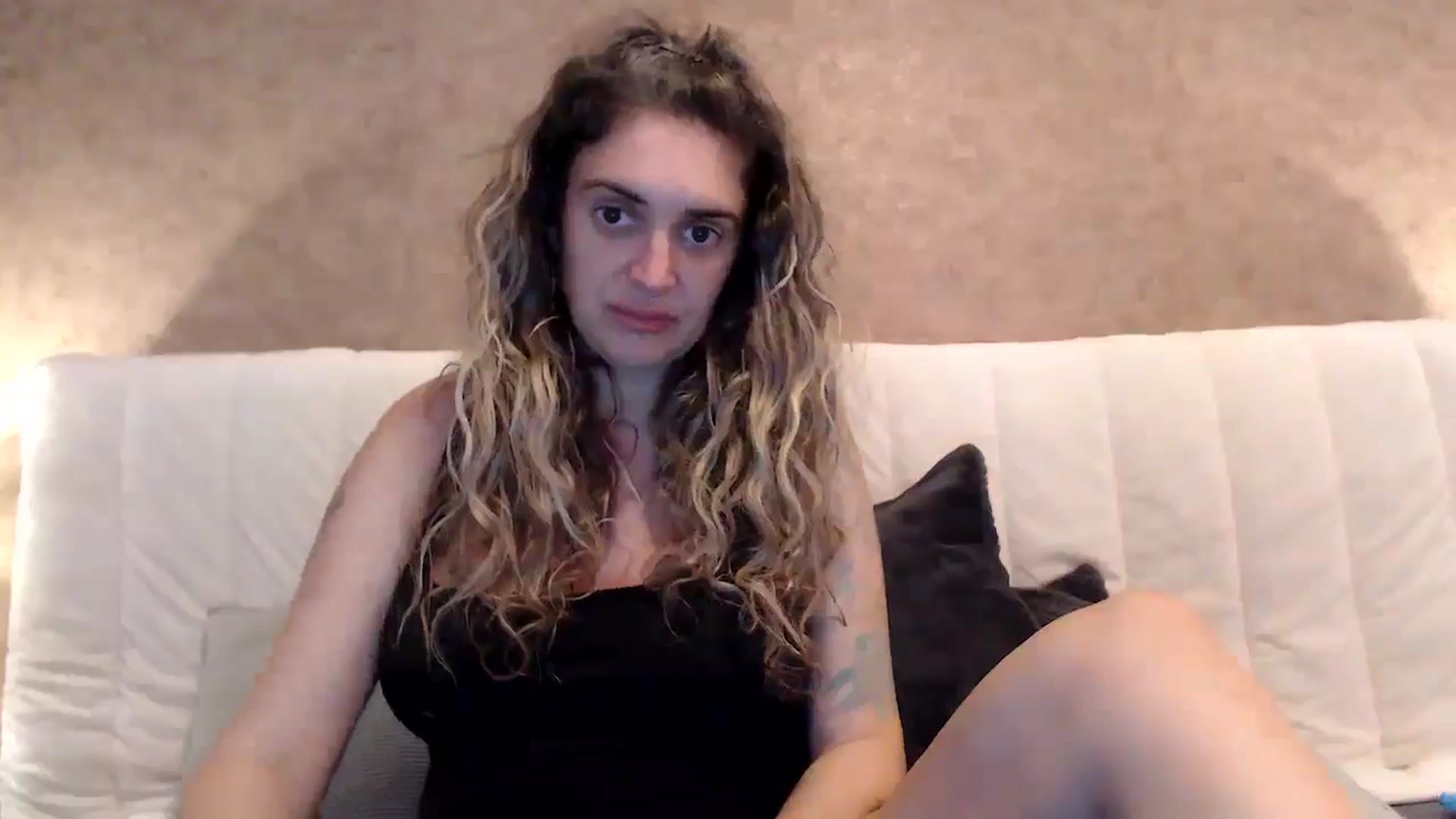 Gallery image thumbnail from MissDivinna's myfreecams stream on, 08/11/2025, 21:48 image 8 of 20