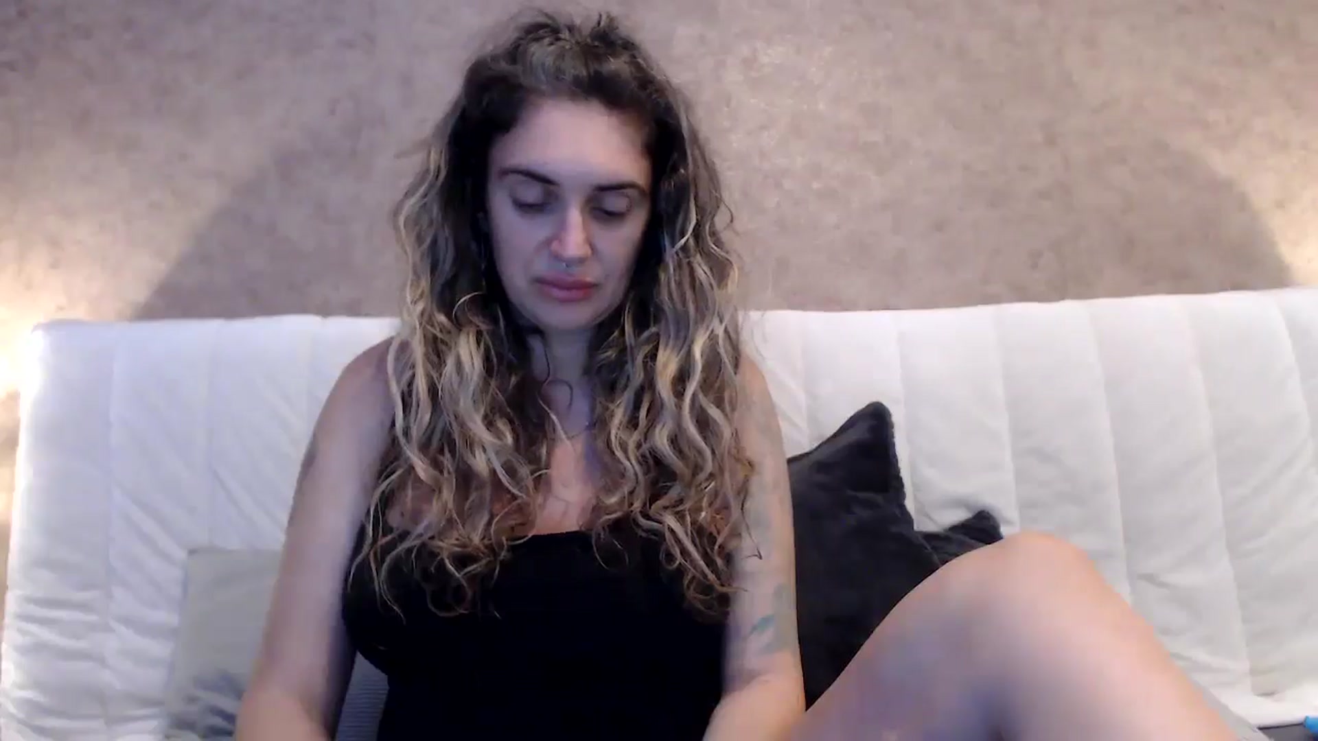 Gallery image thumbnail from MissDivinna's myfreecams stream on, 08/11/2025, 21:48 image 7 of 20