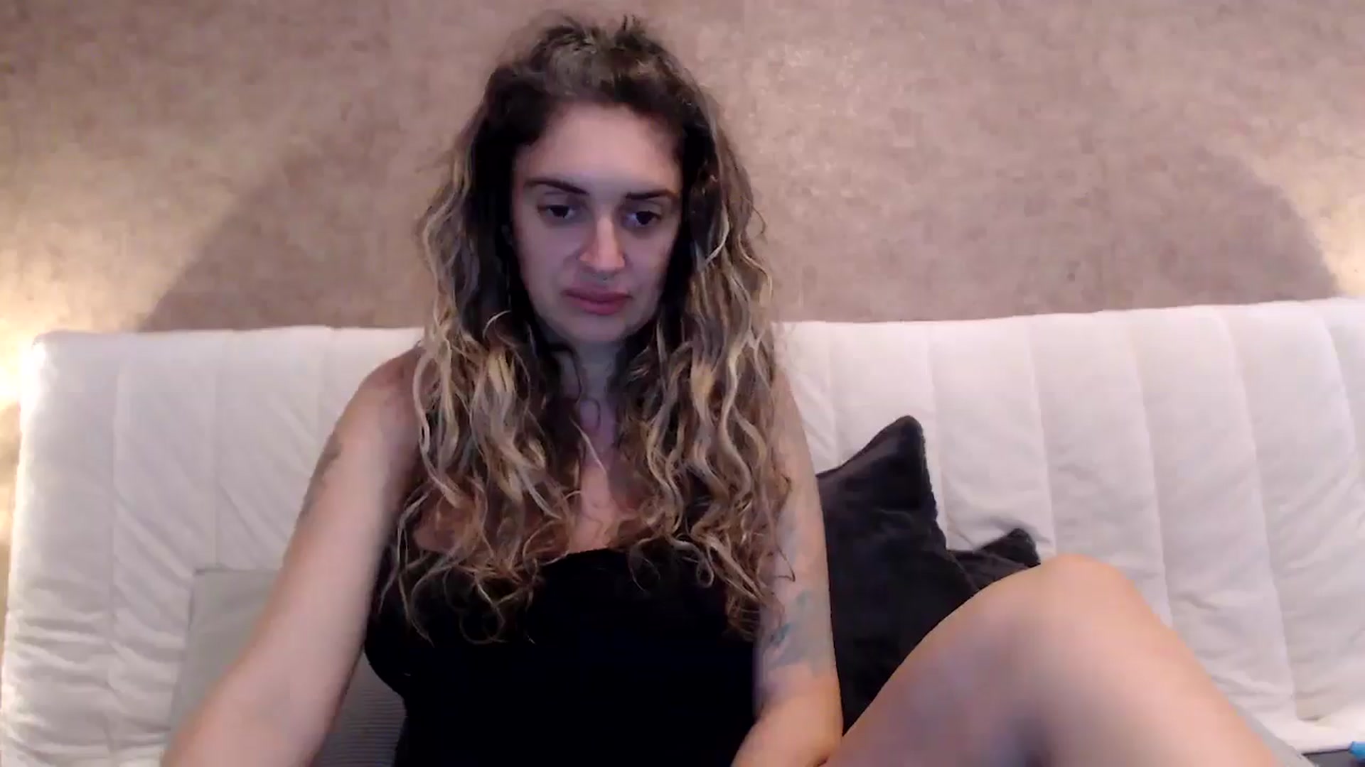 Gallery image thumbnail from MissDivinna's myfreecams stream on, 08/11/2025, 21:48 image 9 of 20