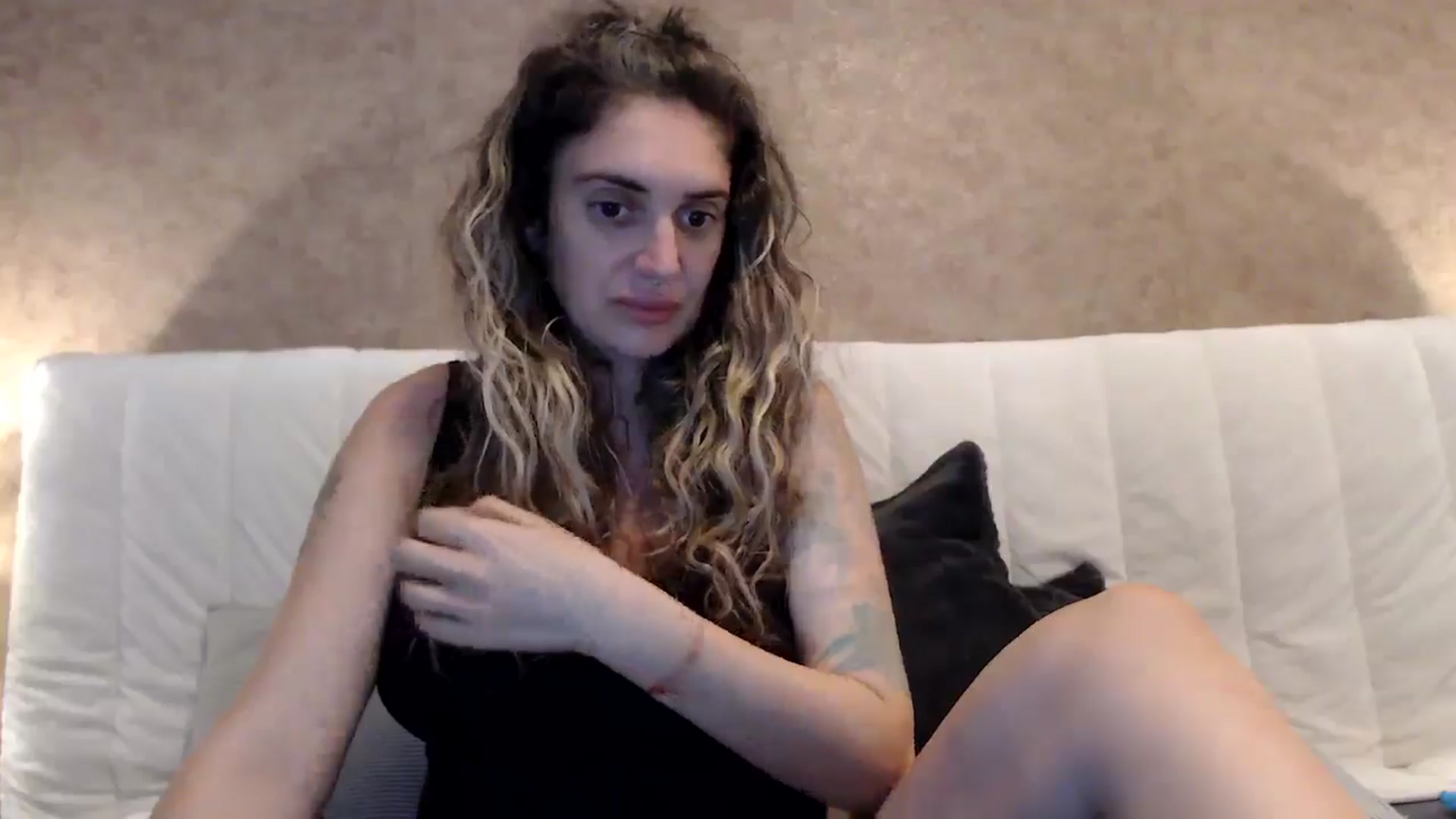 Gallery image thumbnail from MissDivinna's myfreecams stream on, 08/11/2025, 21:48 image 3 of 20