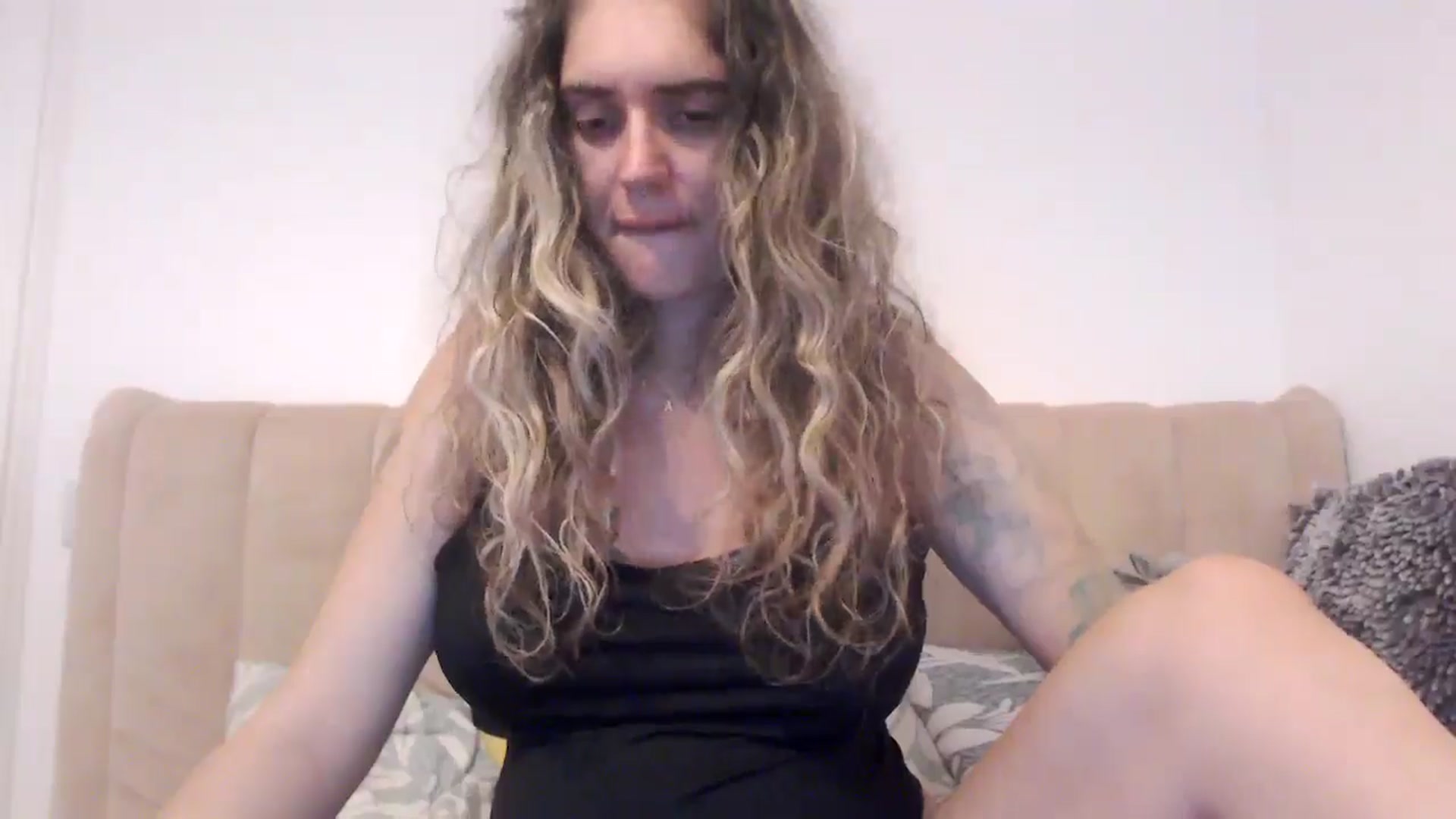 Gallery image thumbnail from MissDivinna's myfreecams stream on, 08/14/2025, 01:16 image 12 of 20