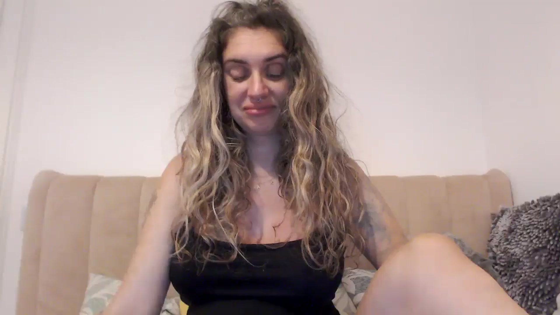 Gallery image thumbnail from MissDivinna's myfreecams stream on, 08/14/2025, 01:50 image 3 of 20
