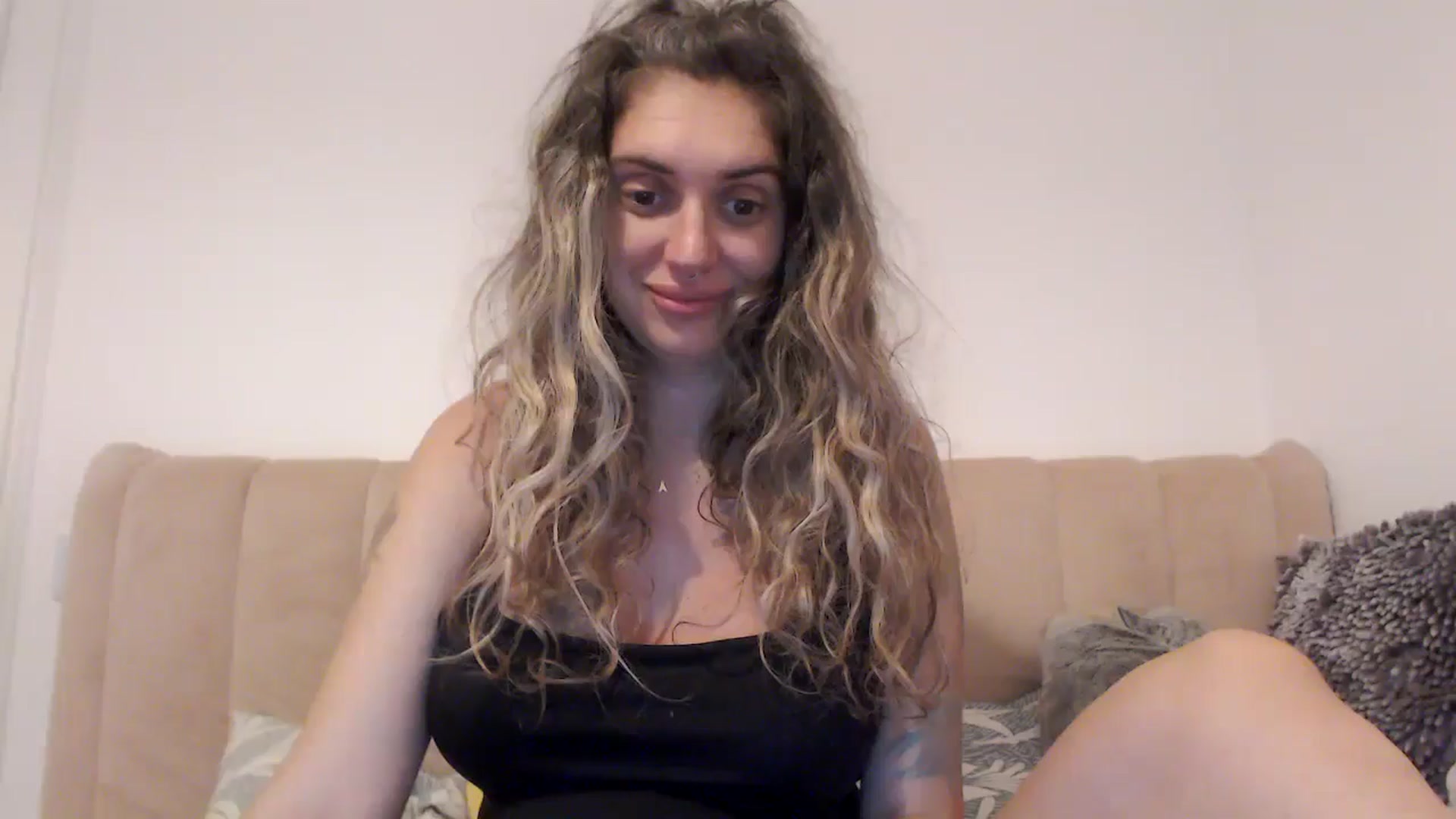Gallery image thumbnail from MissDivinna's myfreecams stream on, 08/14/2025, 01:50 image 7 of 20